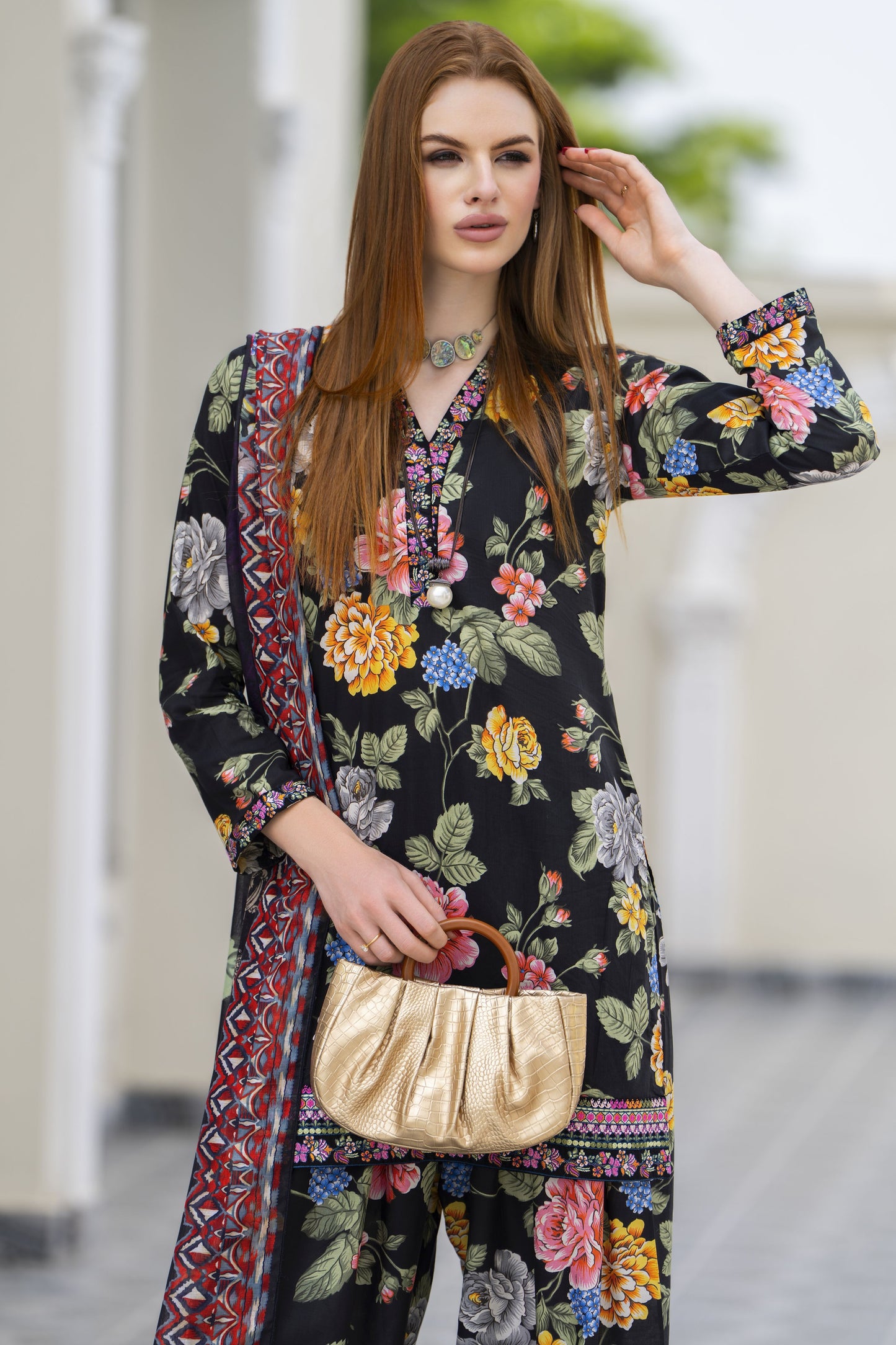 Zaiwa 3pc Embroidered Textured Lawn Farshi Shalwar Suit – DZ10