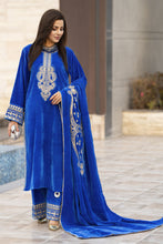 Aleezay KASHMÉ – Royal Blue Velvet 3pc Suit with Velvet Shawl KA1