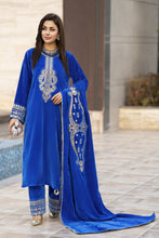 Aleezay KASHMÉ – Royal Blue Velvet 3pc Suit with Velvet Shawl KA1