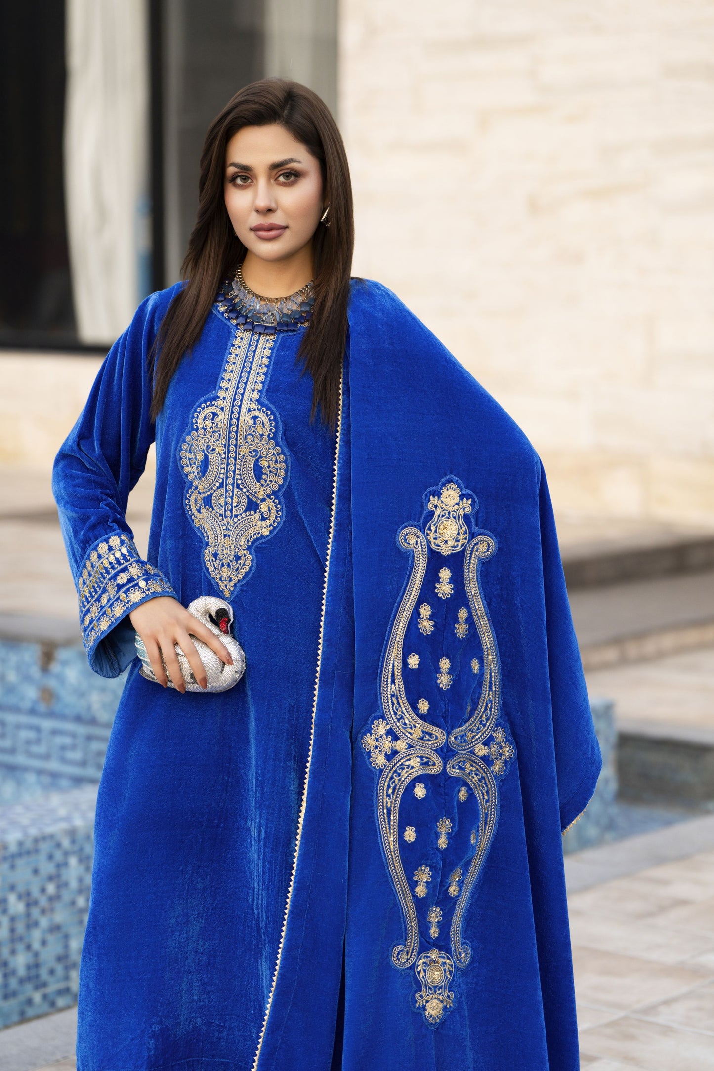 Aleezay KASHMÉ – Royal Blue Velvet 3pc Suit with Velvet Shawl KA1