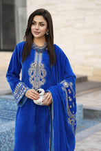 Aleezay KASHMÉ – Royal Blue Velvet 3pc Suit with Velvet Shawl KA1