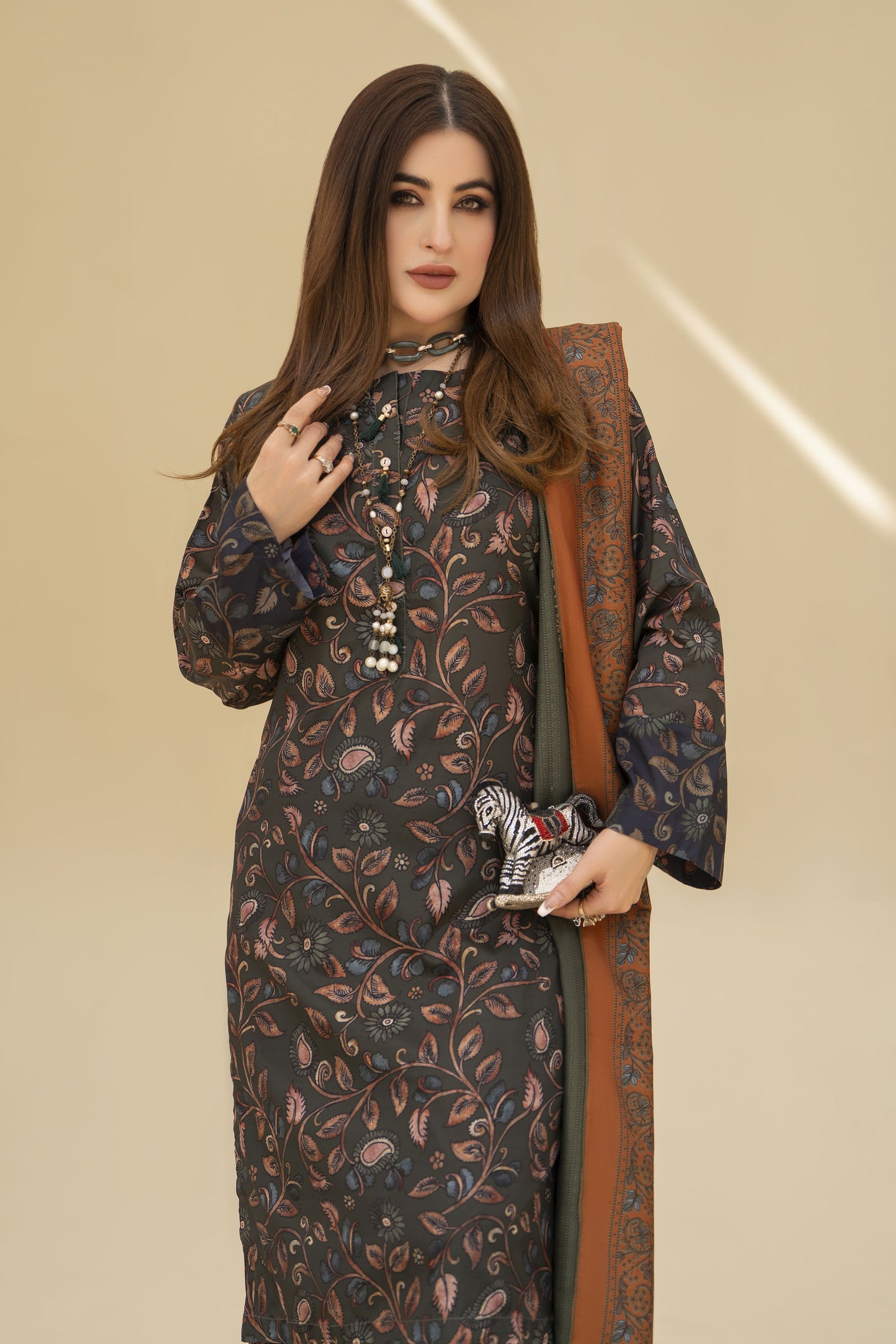 Zaiwa Winter Shawl – Printed Grip 3pc Green Shalwar Suit ZWS5