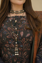 Zaiwa Winter Shawl – Printed Grip 3pc Green Shalwar Suit ZWS5