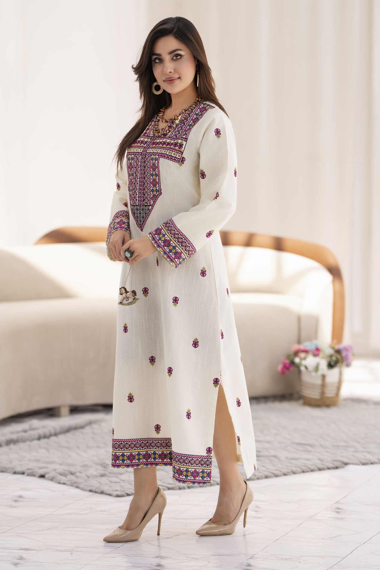 Miski FrostFit – Ivory Embroidered Khaddar Ready to Wear Kurta FFM5