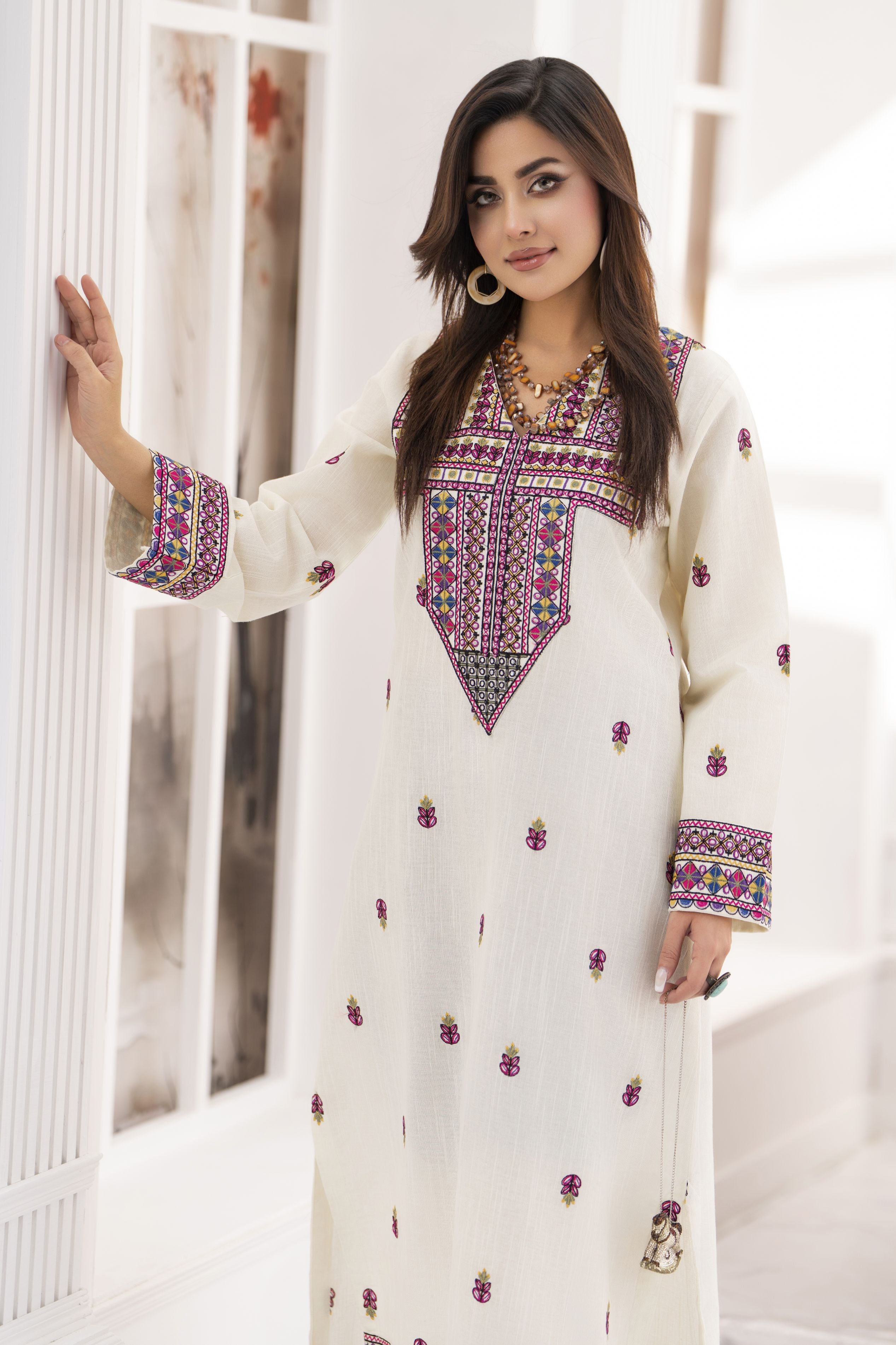 Miski FrostFit – Ivory Embroidered Khaddar Ready to Wear Kurta FFM5
