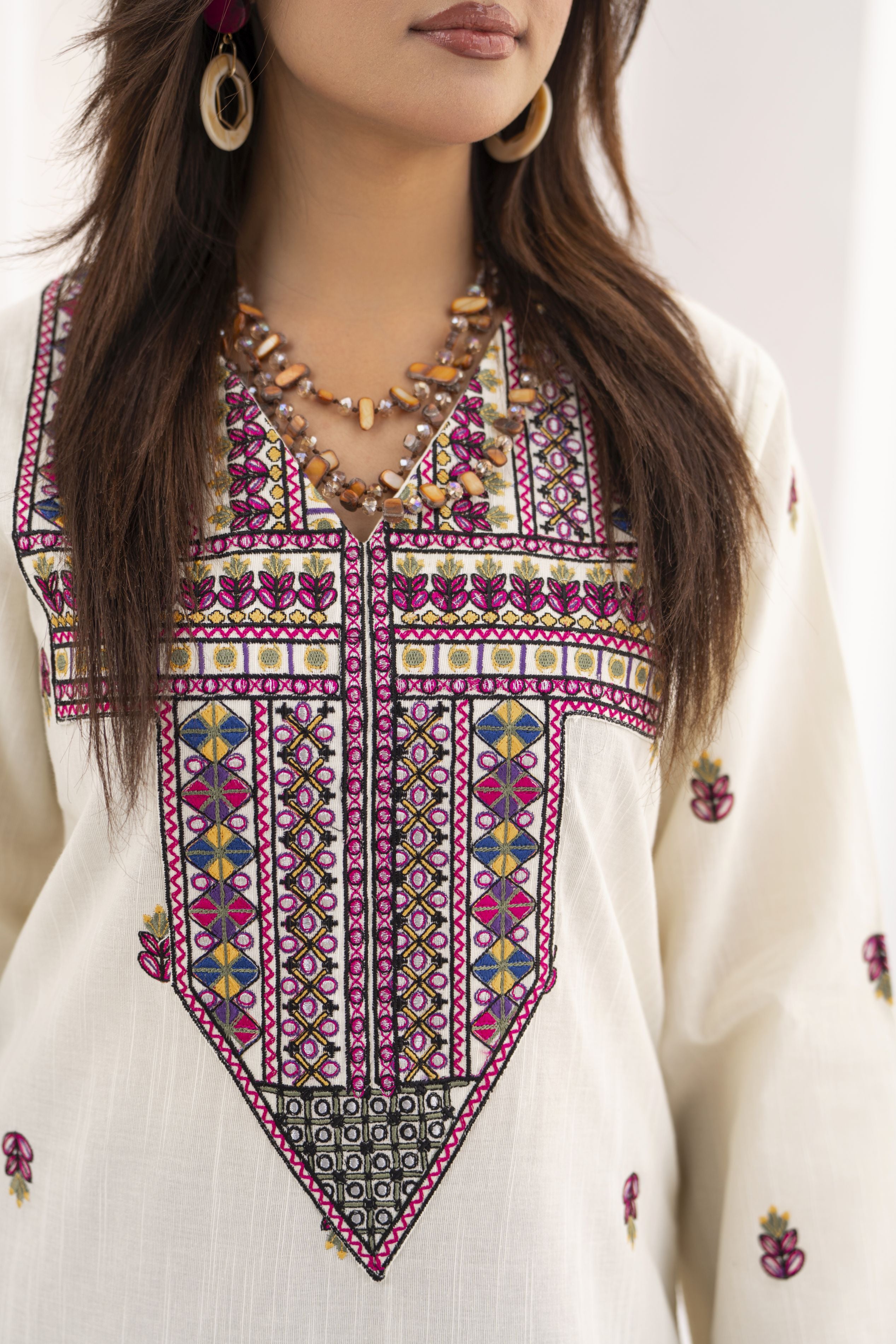 Miski FrostFit – Ivory Embroidered Khaddar Ready to Wear Kurta FFM5