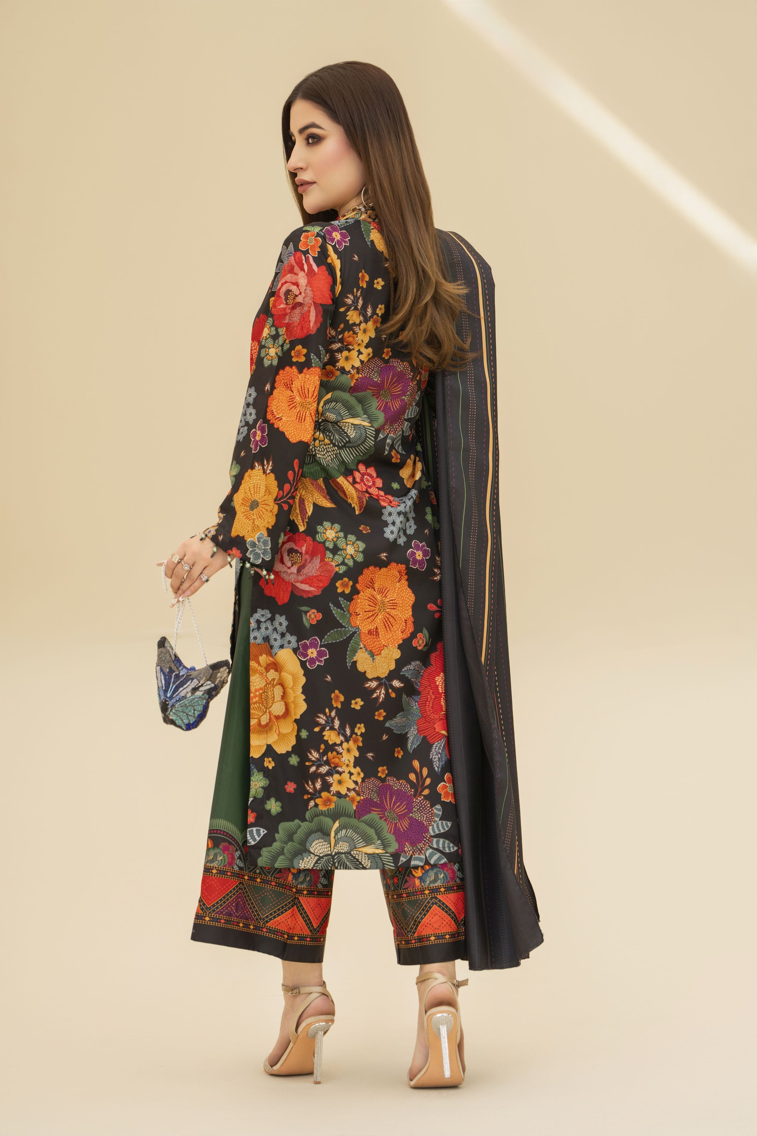 Zaiwa Winter Shawl – Printed Grip 3pc Black Dress ZWS9