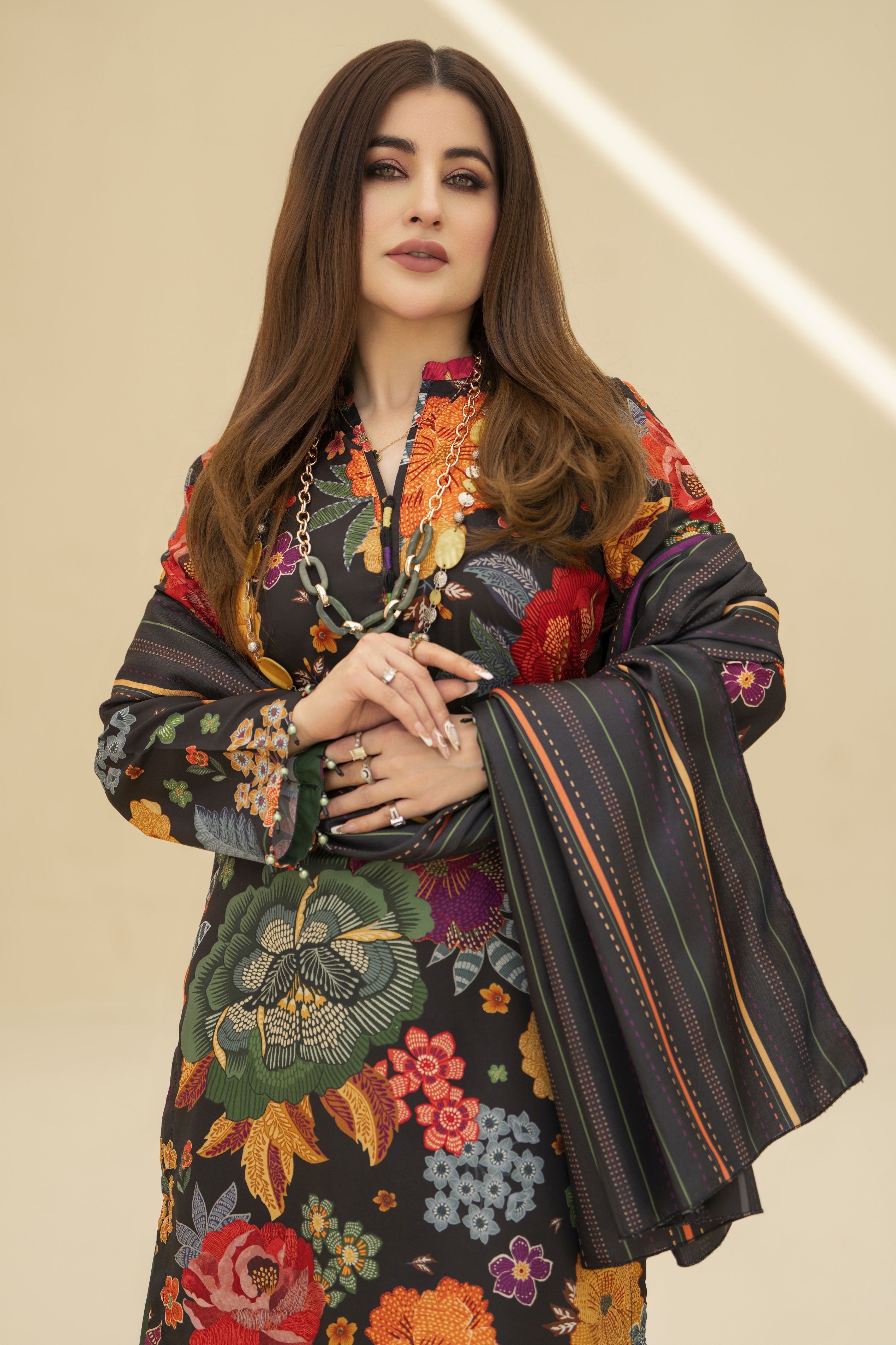 Zaiwa Winter Shawl – Printed Grip 3pc Black Dress ZWS9