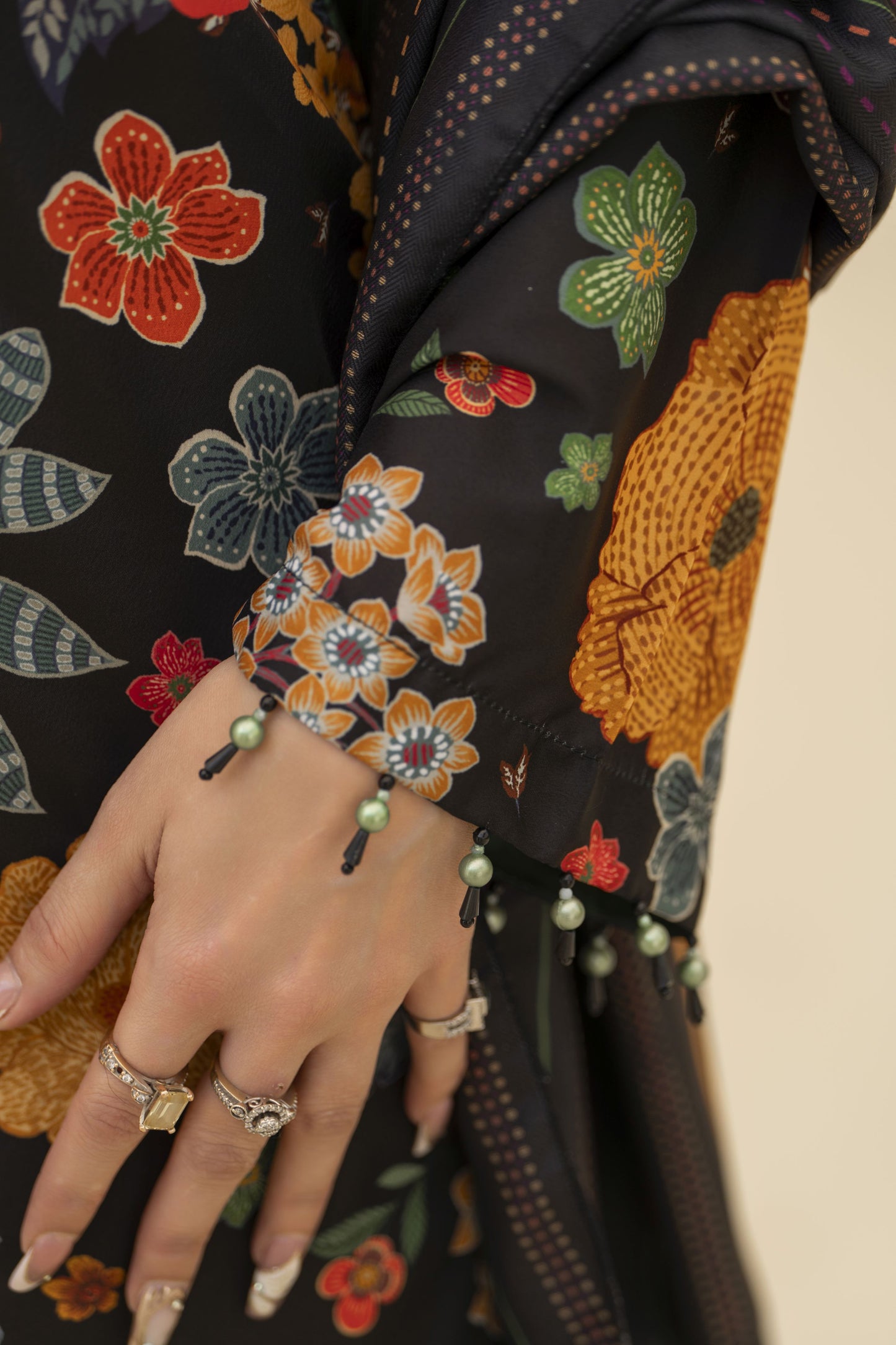 Zaiwa Winter Shawl – Printed Grip 3pc Black Dress ZWS9