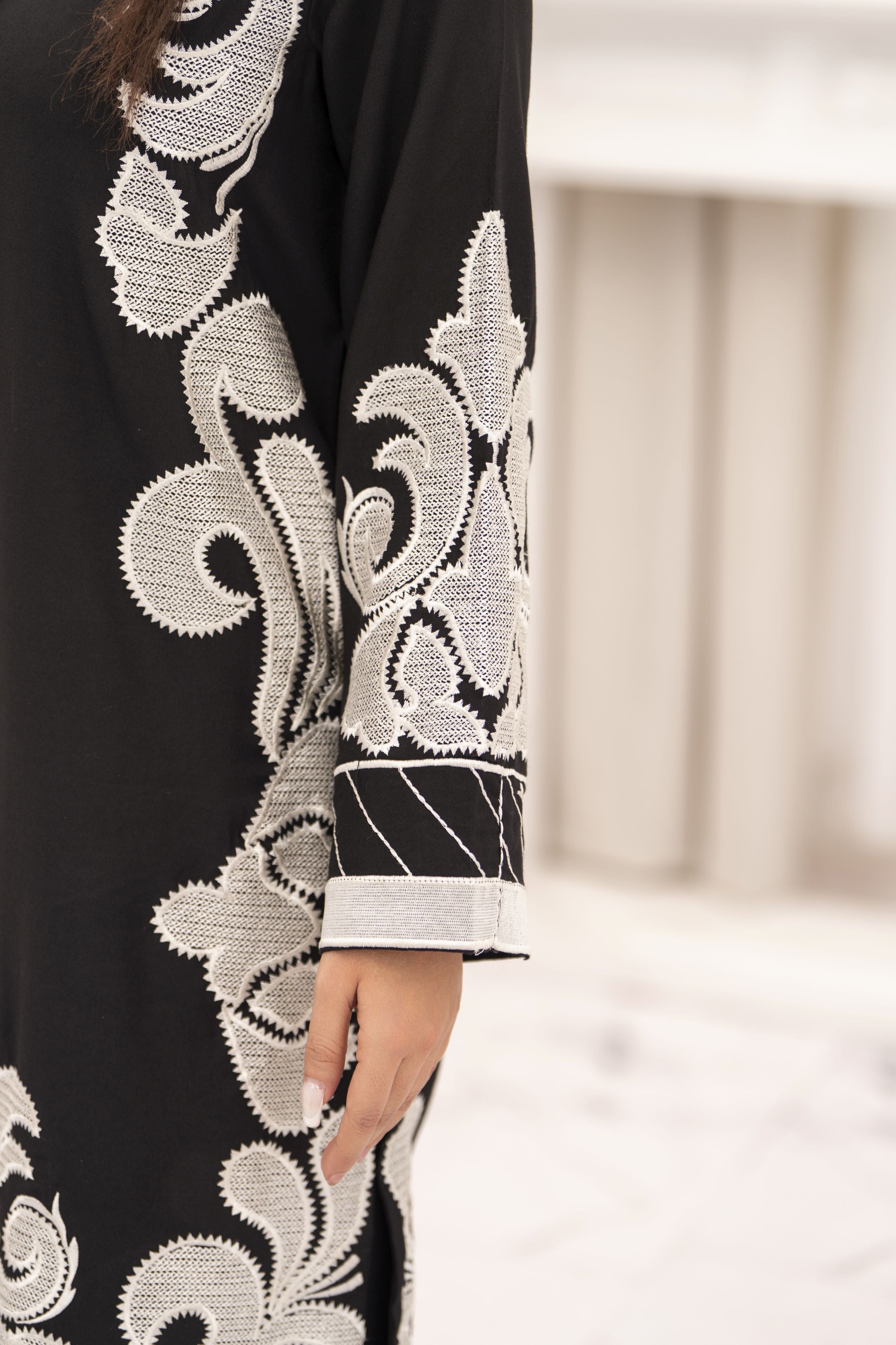 Miski FrostFit – Black Embroidered Dhanak 2pc Dress FFM3