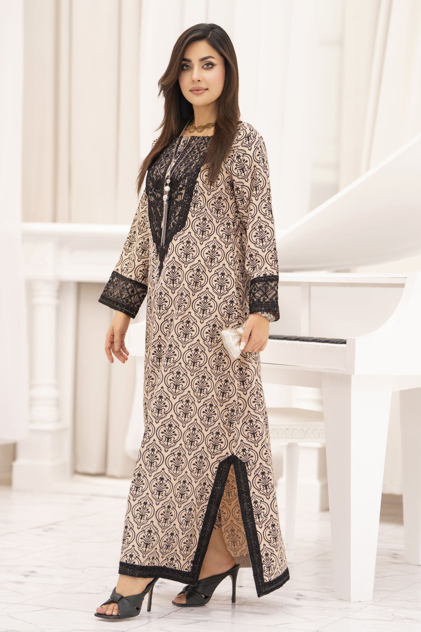 Miski FrostFit – Beige & Black Embroidered Dhanak 2pc Long Dress FFM7