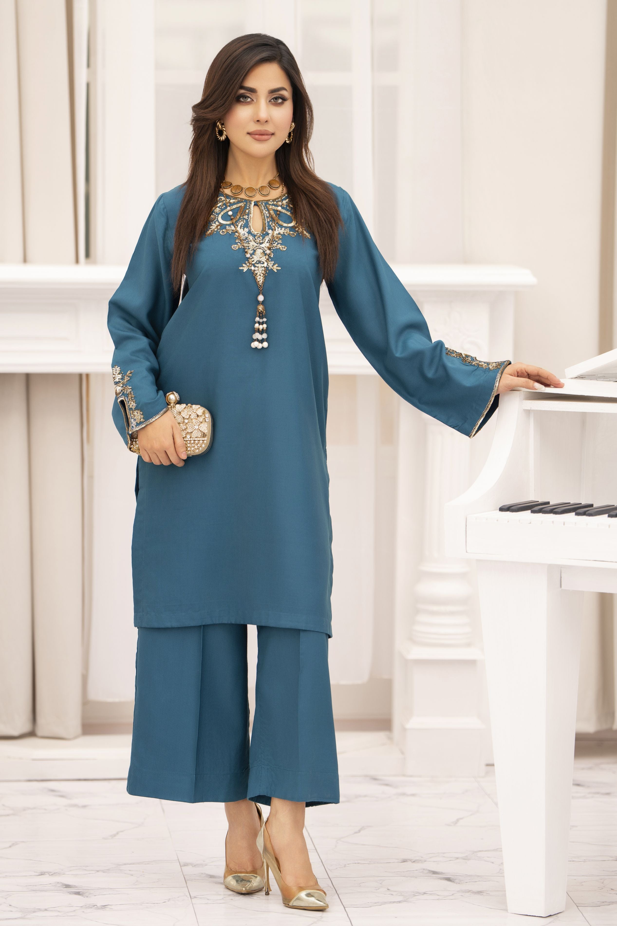 Miski FrostFit – Teal Embroidered Dhanak 2pc Pakistani Dress FFM4