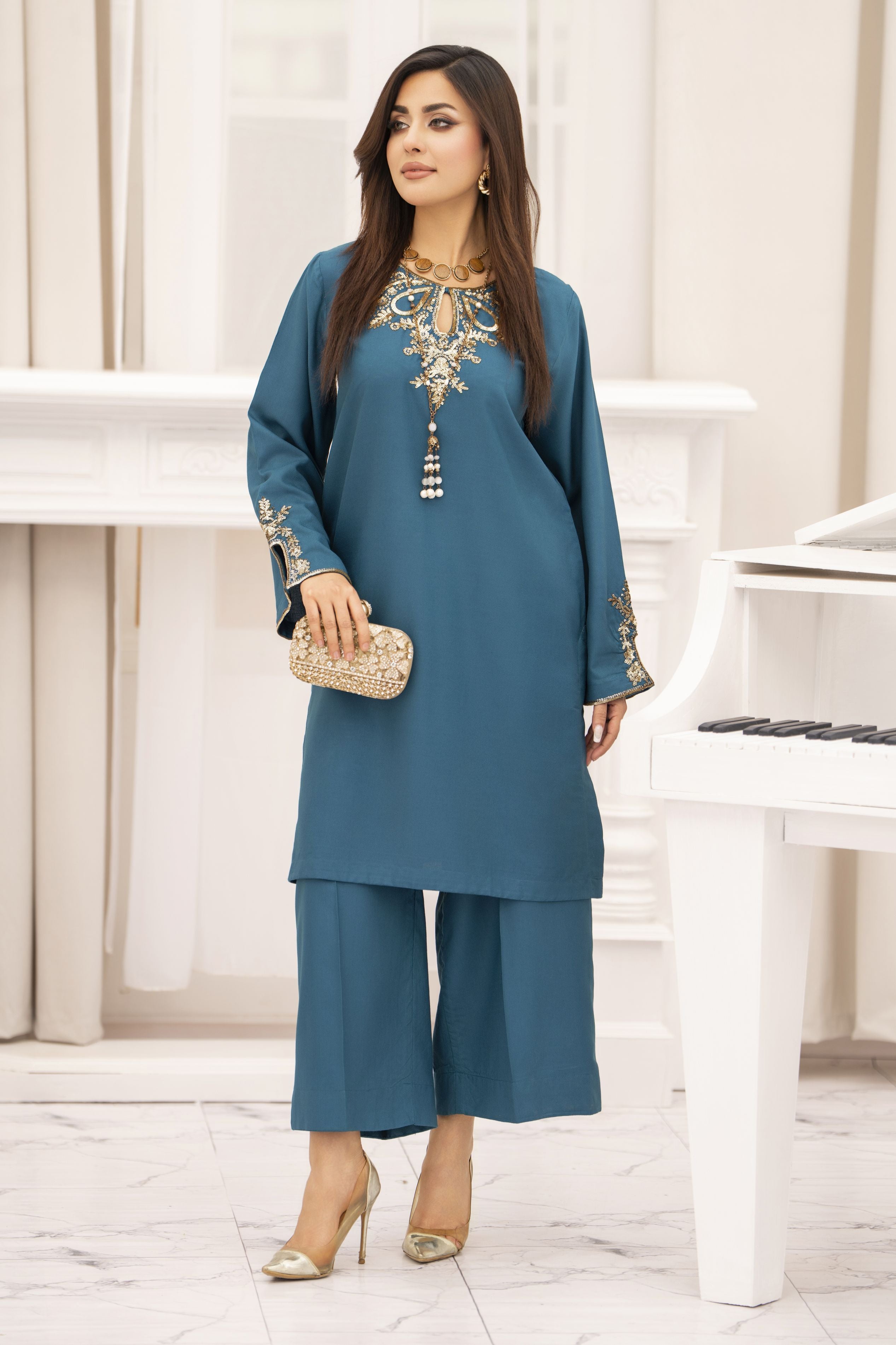 Miski FrostFit – Teal Embroidered Dhanak 2pc Pakistani Dress FFM4