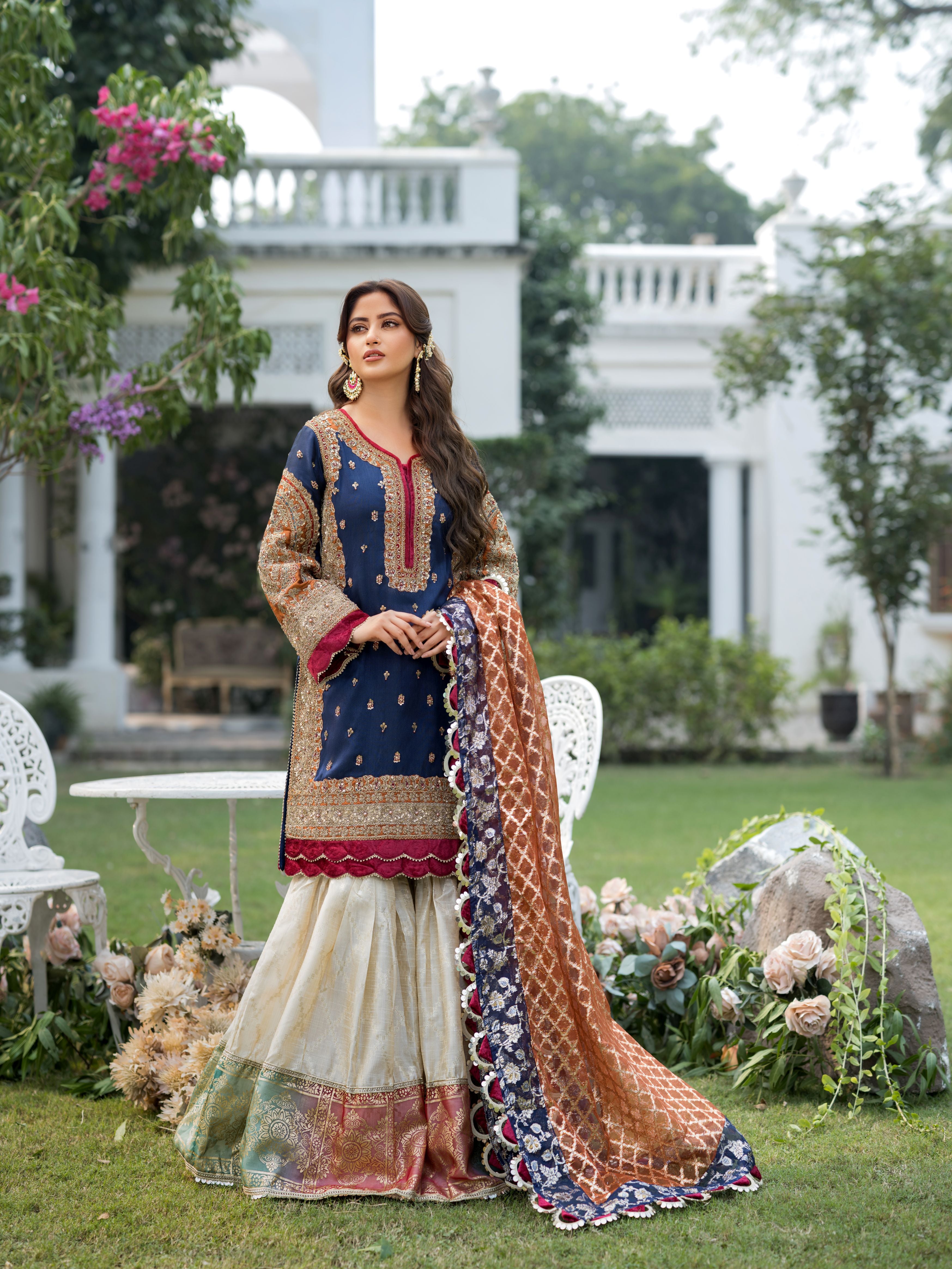 Mehr-o-Mah Handwork Formals by Arwah MMXA5