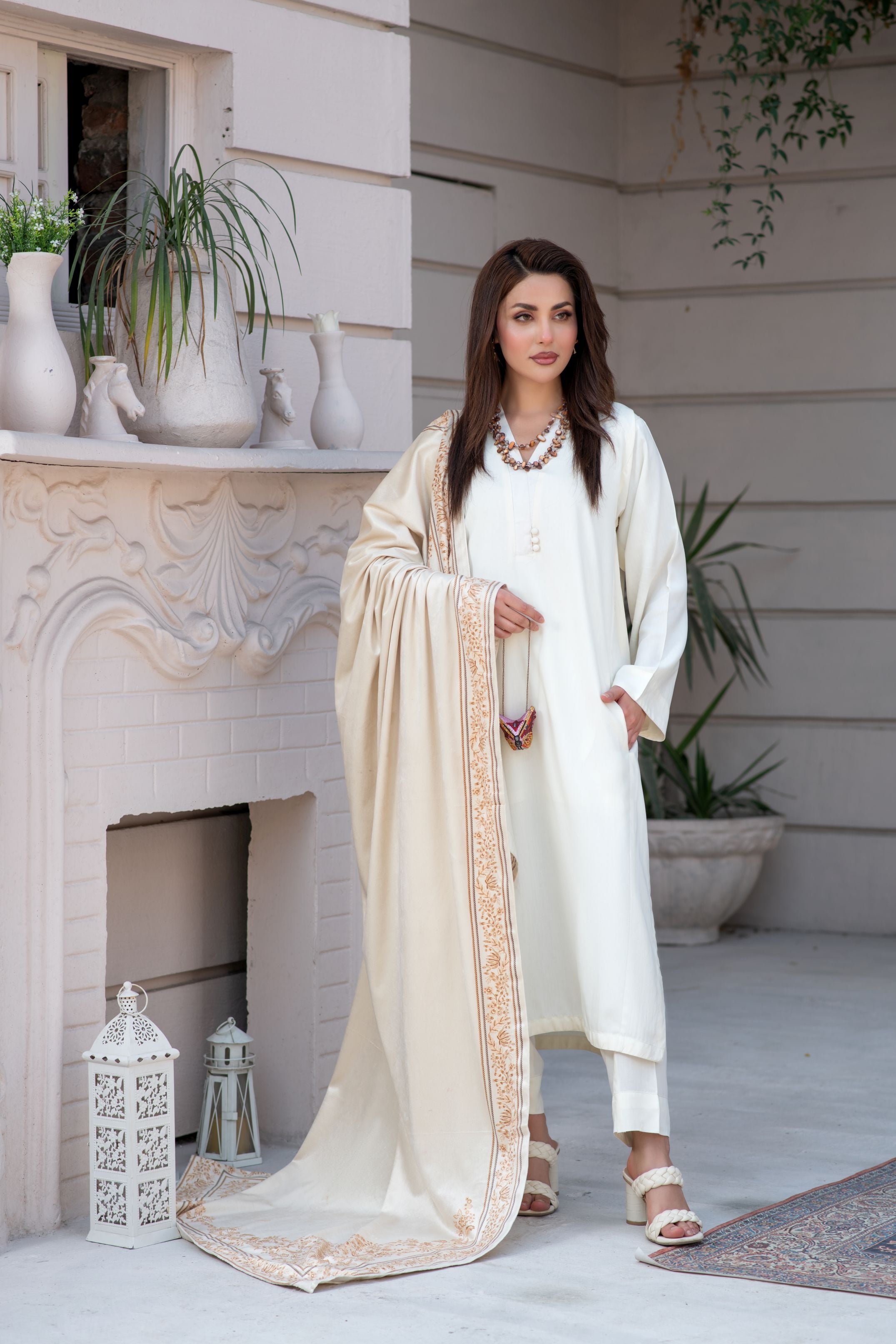 ZS8 Serah by Zaina 3pc Linen Long Shirt with Printed Velvet Shawl
