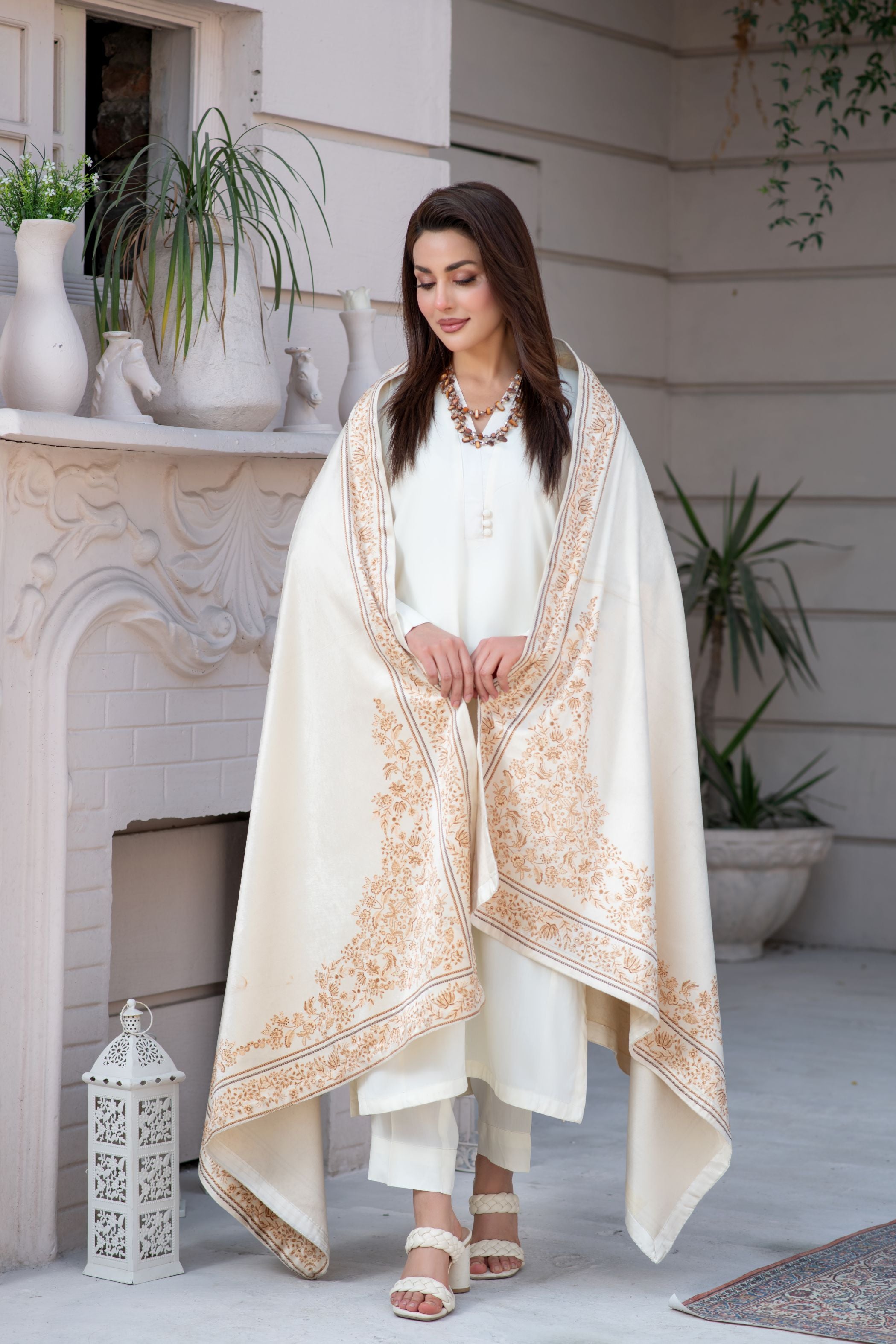 ZS8 Serah by Zaina 3pc Linen Long Shirt with Printed Velvet Shawl