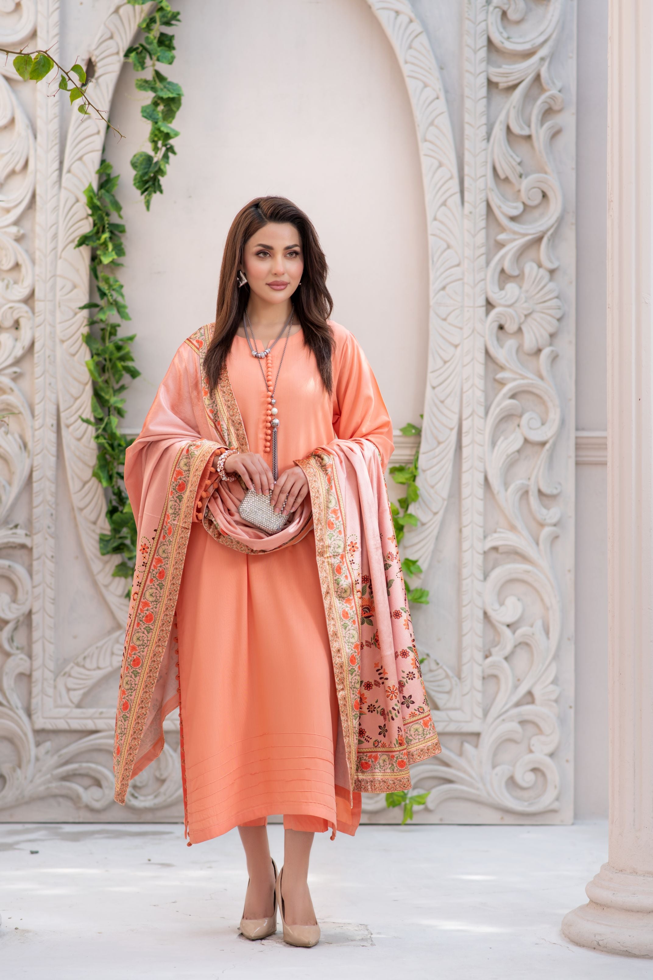 ZS4 Serah by Zaina 3pc Linen Suit & Printed Velvet Shawl