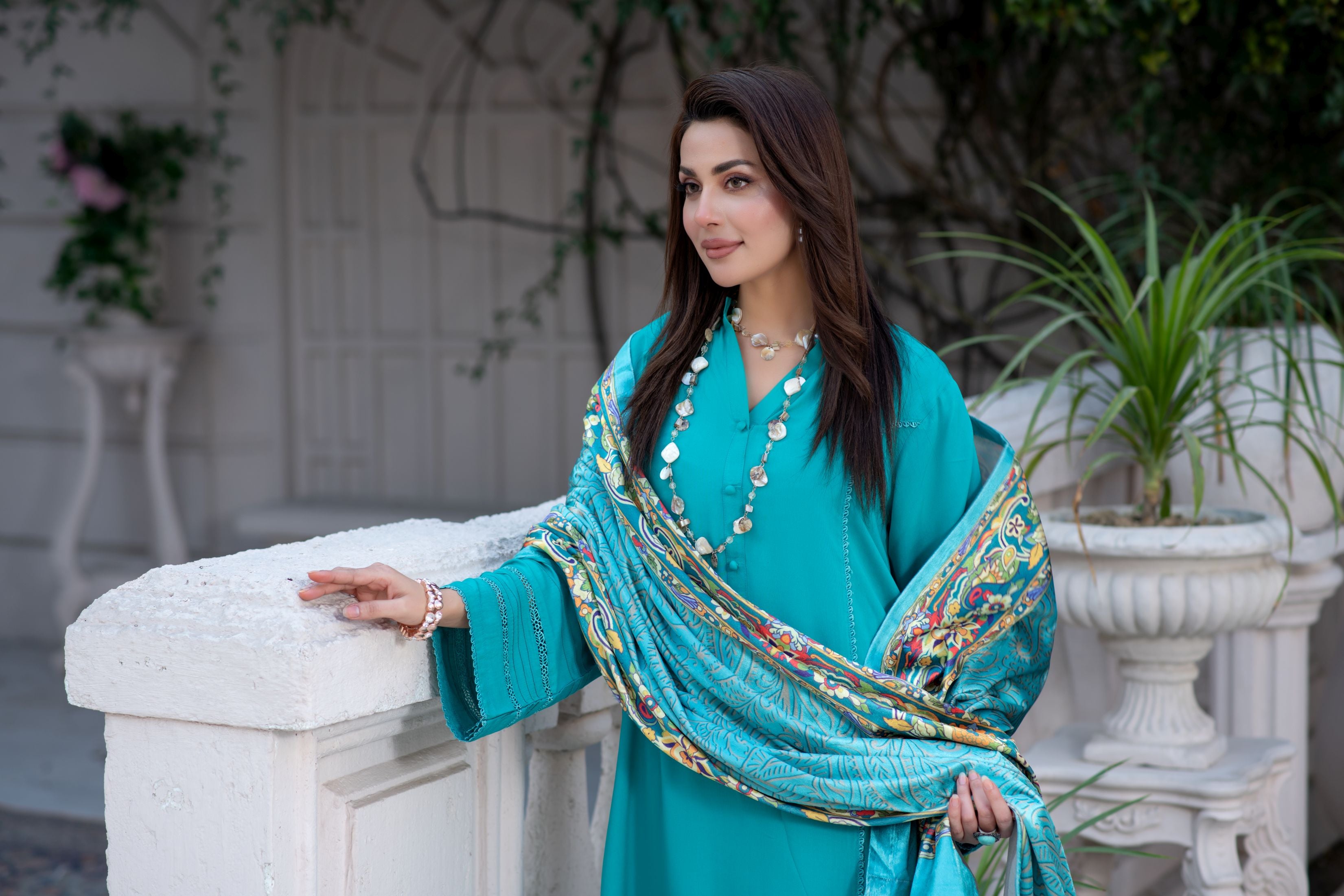 ZS1 Serah by Zaina 3pc Linen Suit with Printed Velvet Shawl
