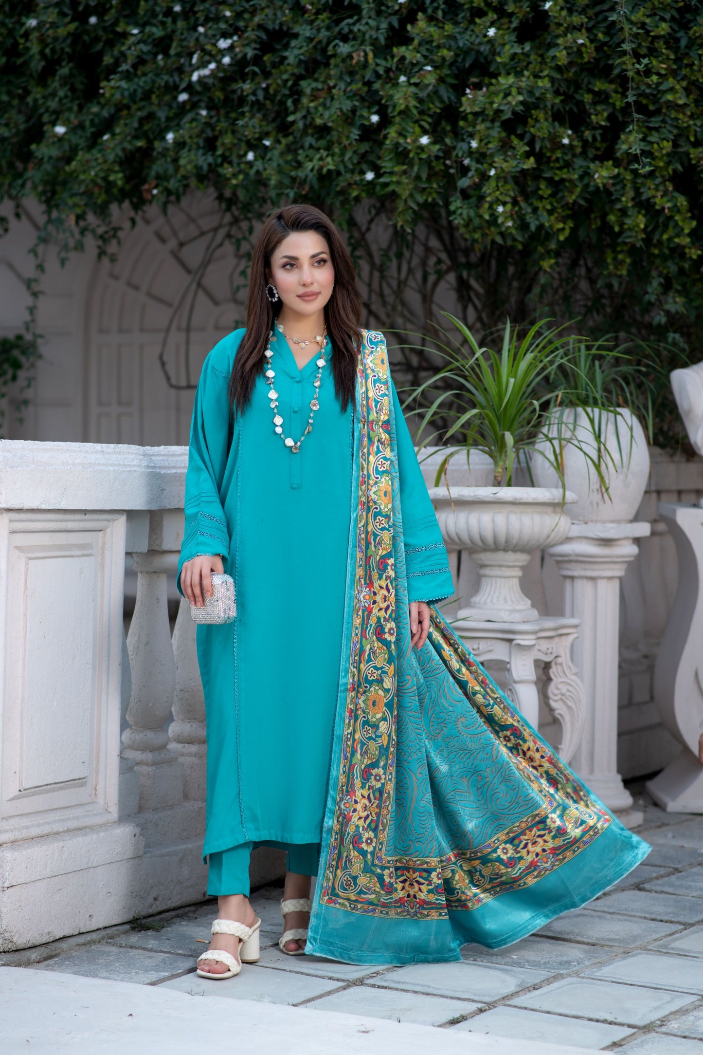 ZS1 Serah by Zaina 3pc Linen Suit with Printed Velvet Shawl