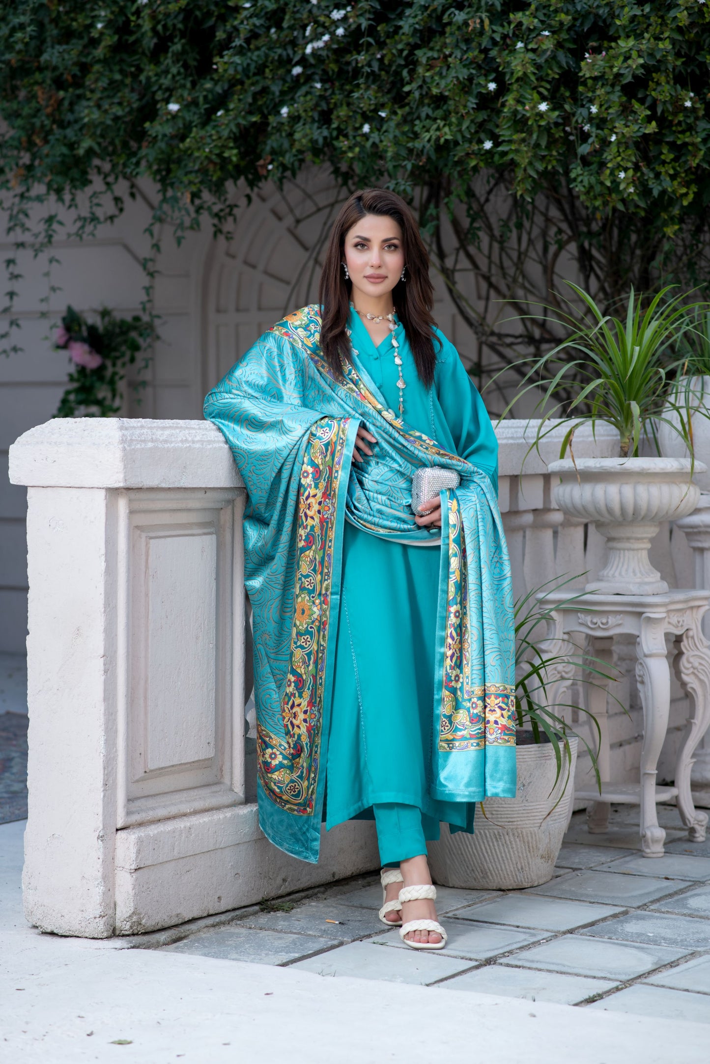ZS1 Serah by Zaina 3pc Linen Suit with Printed Velvet Shawl