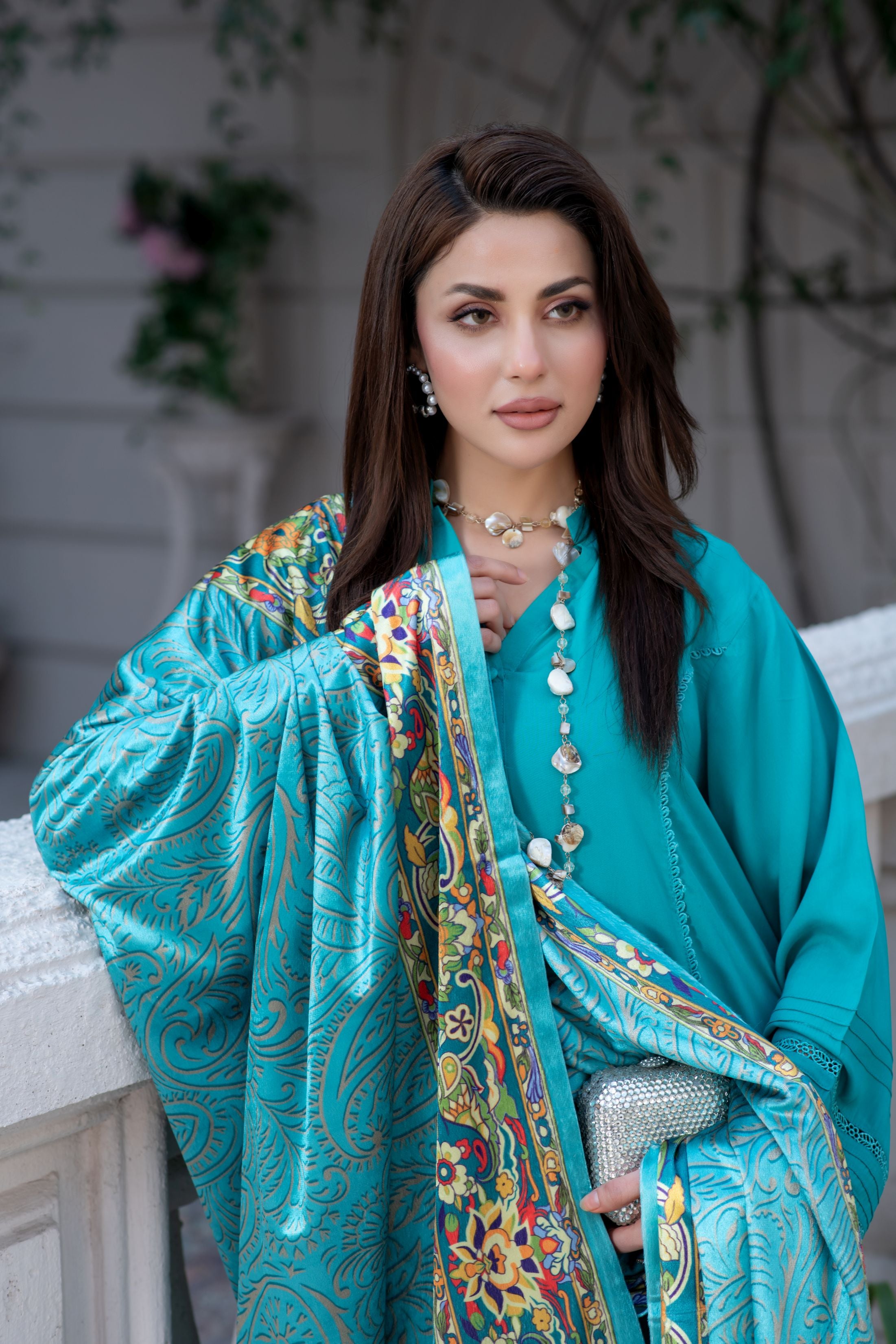 ZS1 Serah by Zaina 3pc Linen Suit with Printed Velvet Shawl
