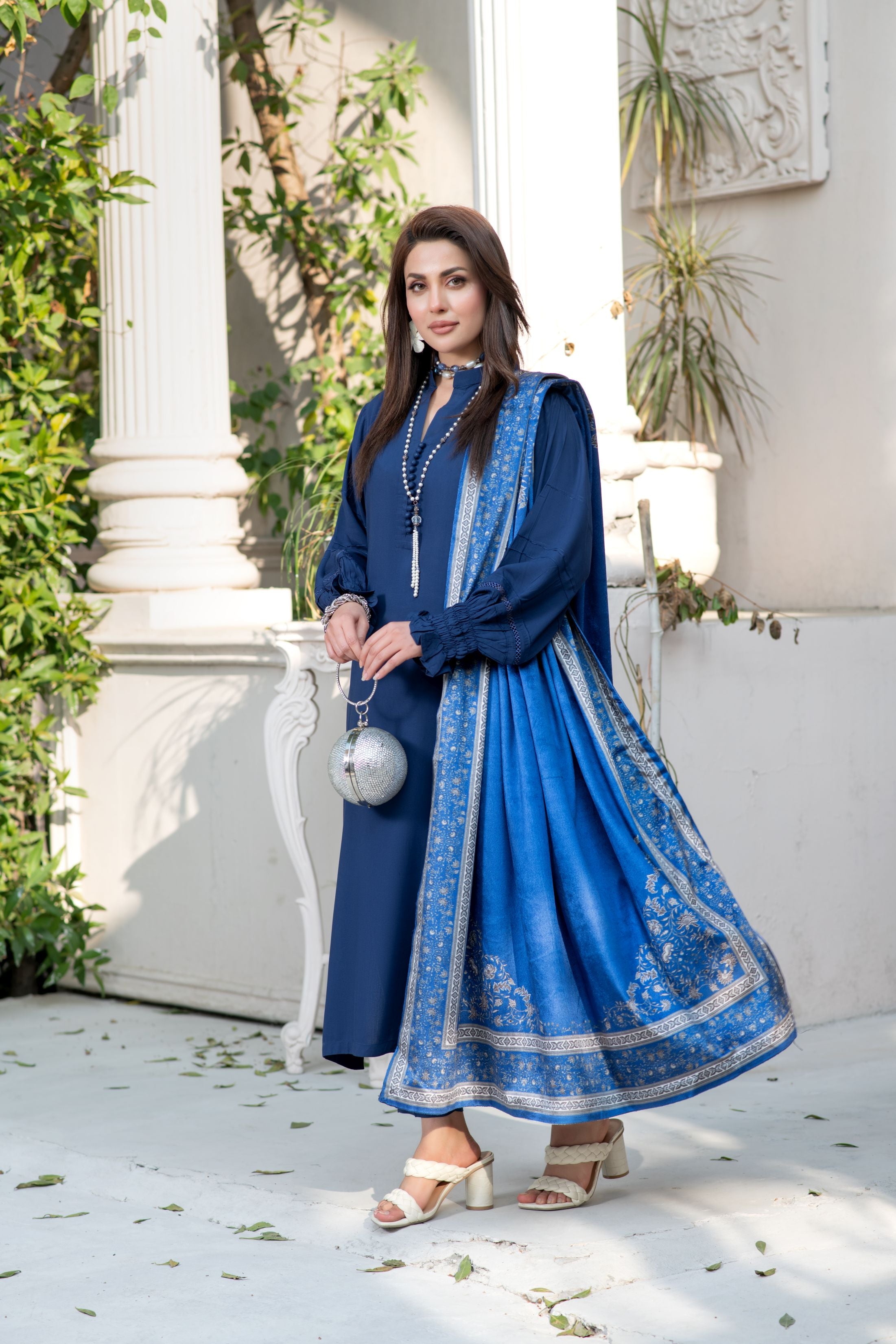 ZS10 Serah by Zaina 3pc Linen Long Shirt with Printed Velvet Shawl