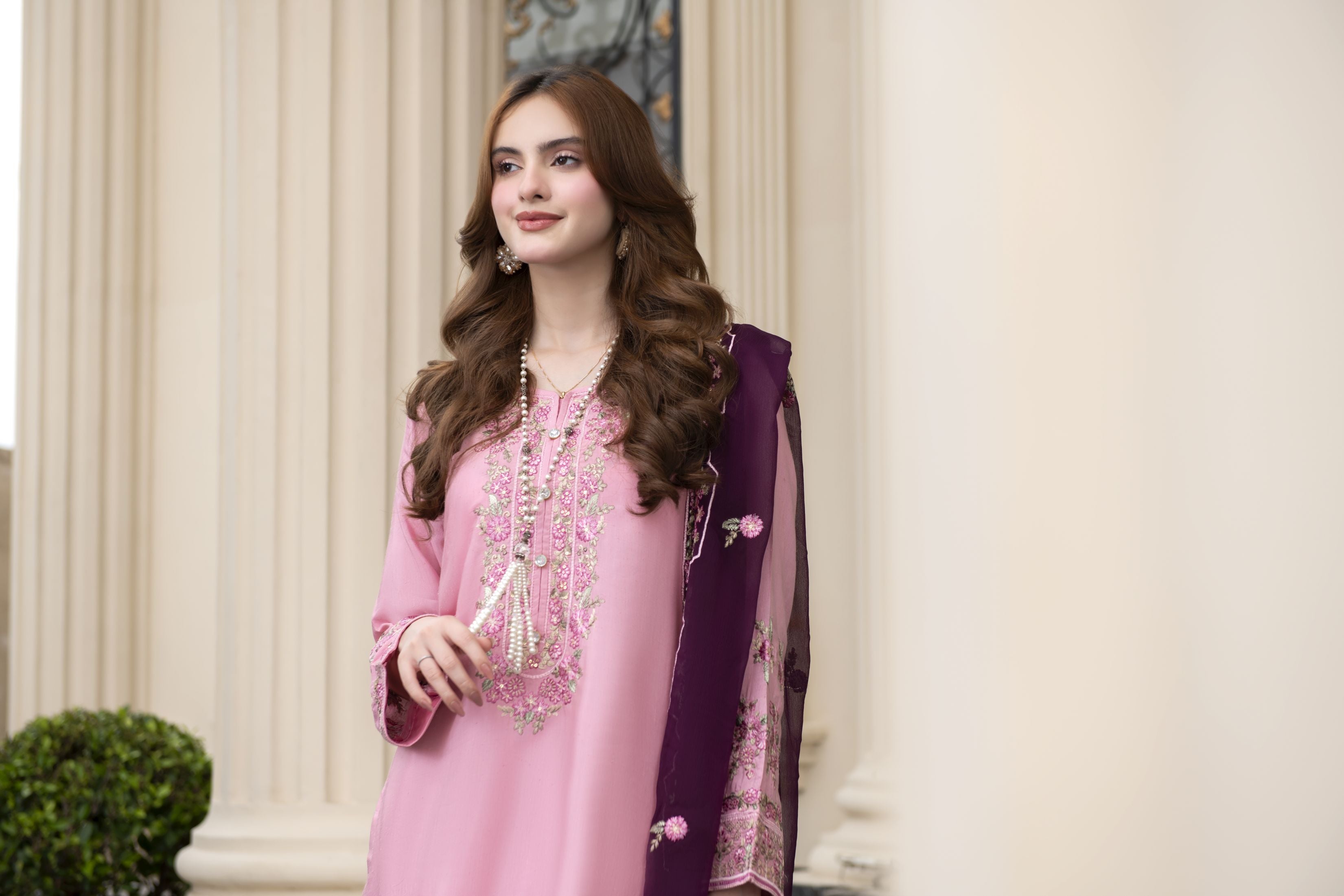 Threaded Grace Silk Karandi by Gul Warun – Blush Pink Embroidered 3pc Suit TGS5