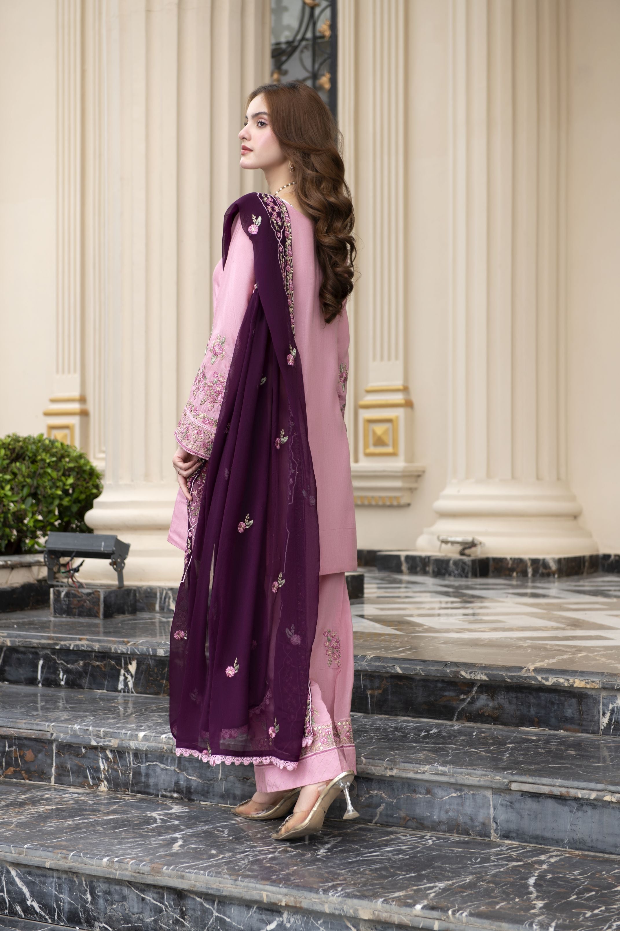 Threaded Grace Silk Karandi by Gul Warun – Blush Pink Embroidered 3pc Suit TGS5