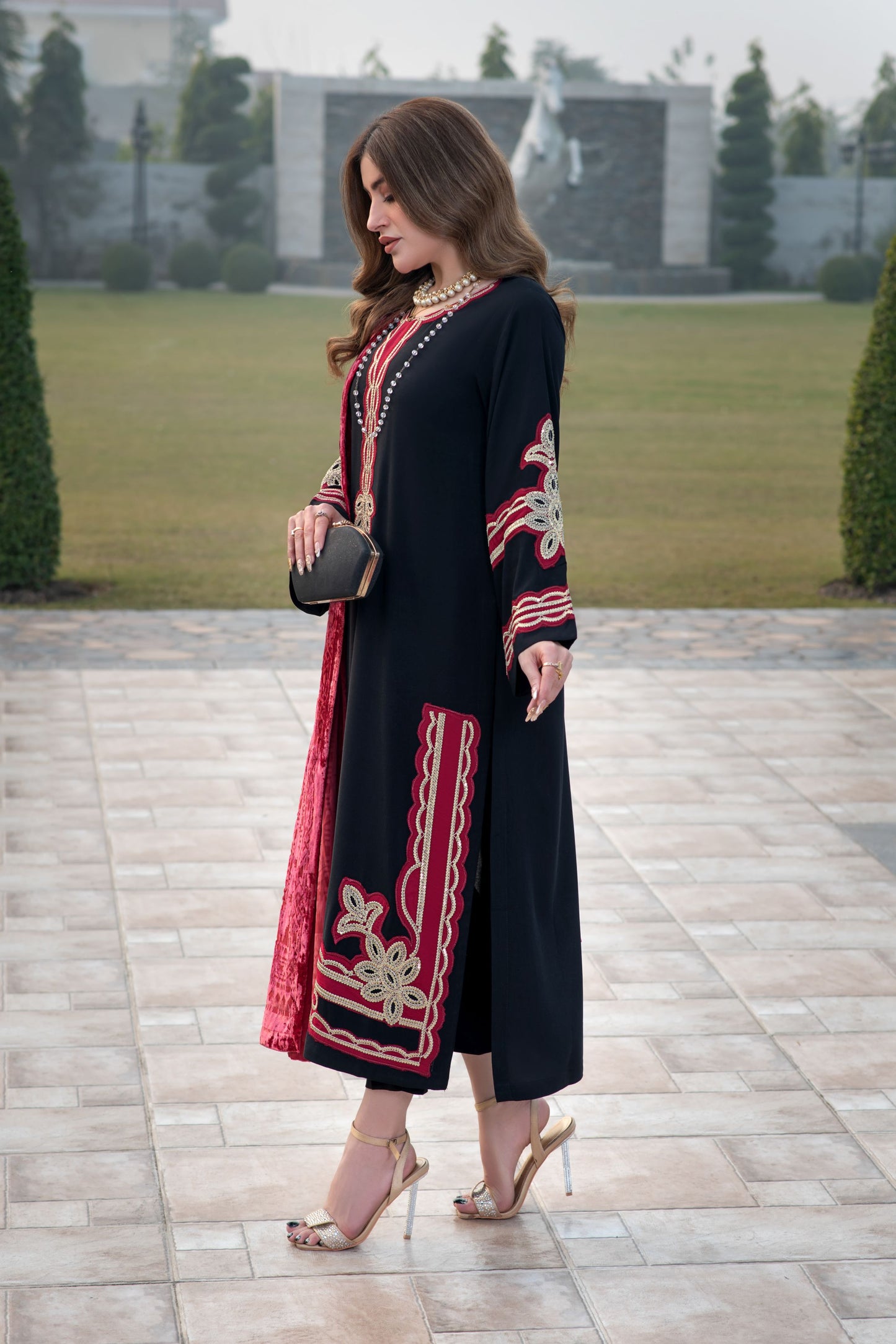 Aurum by Gul Warun – Noir Palachi Shawl Dhanak 3pc Suit GA11