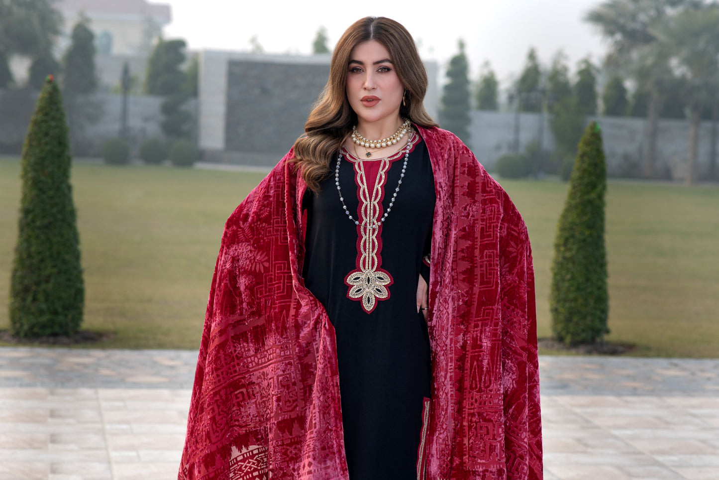 Aurum by Gul Warun – Noir Palachi Shawl Dhanak 3pc Suit GA11