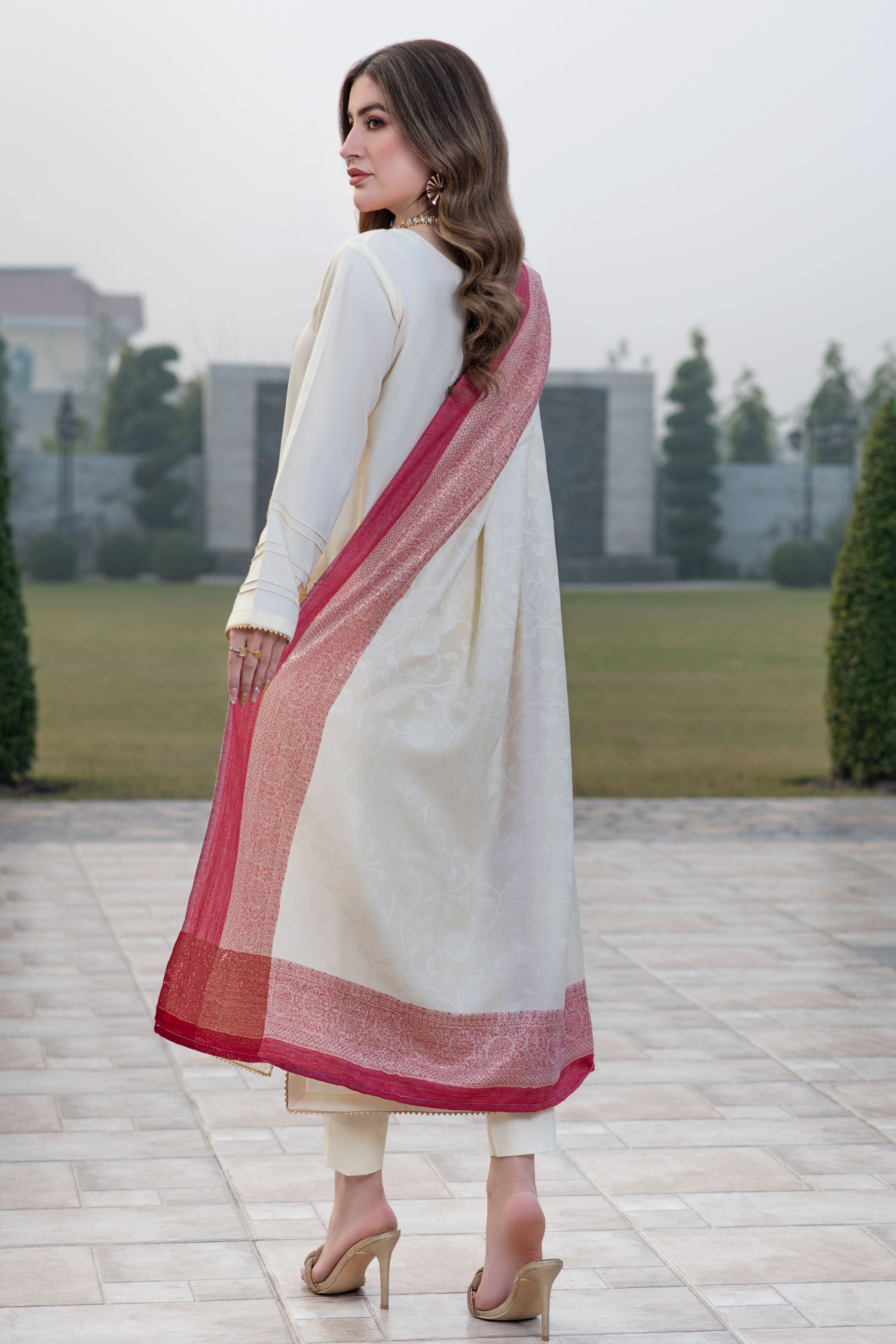 Aurum by Gul Warun – Ivory Multani Shawl Dhanak 3pc Suit GA5