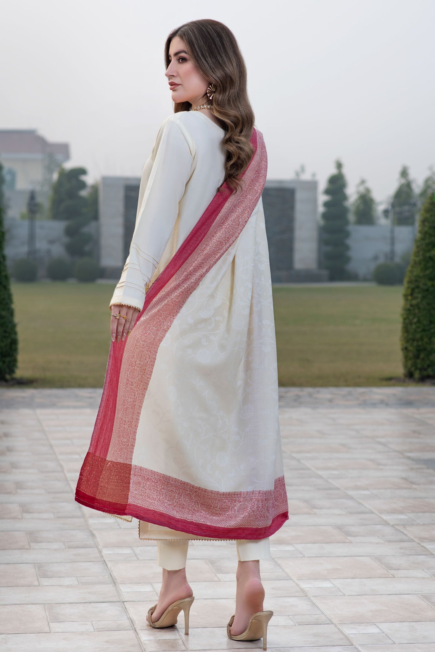 Aurum by Gul Warun – Ivory Multani Shawl Dhanak 3pc Suit GA5