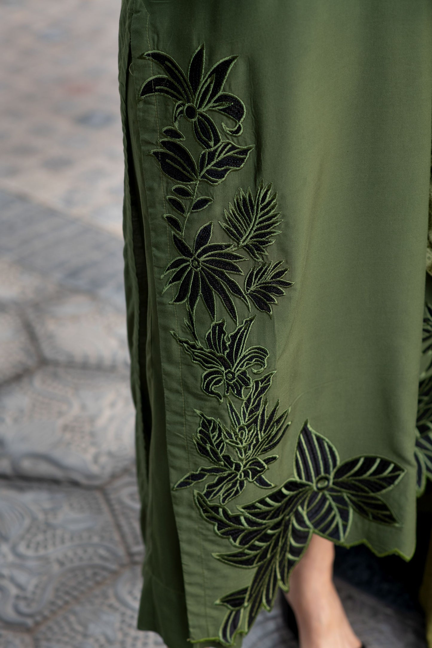 Zohra | 3pc Ready to Wear Winter Dress with Palachi Shawl ZAB9