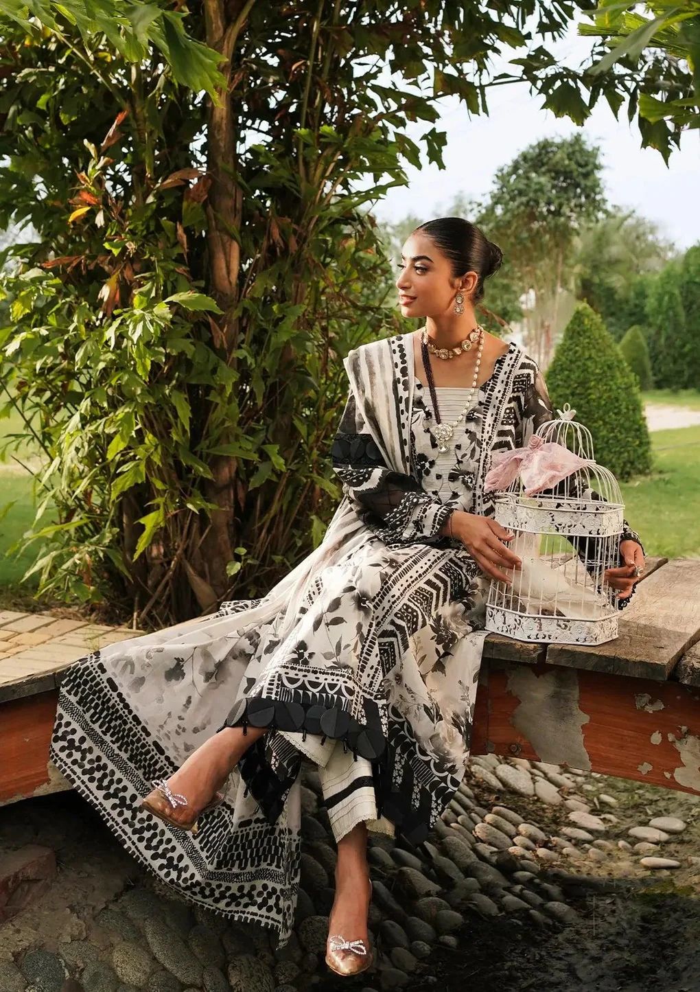 ELAF Prints Black Blossom EEP-07B