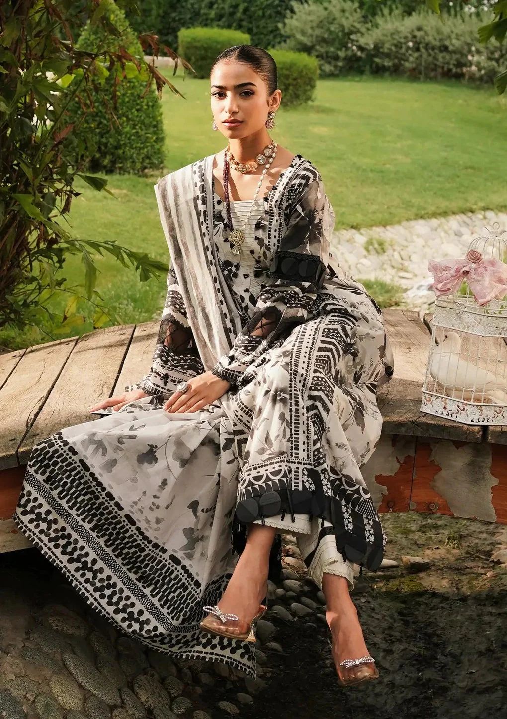 ELAF Prints Black Blossom EEP-07B