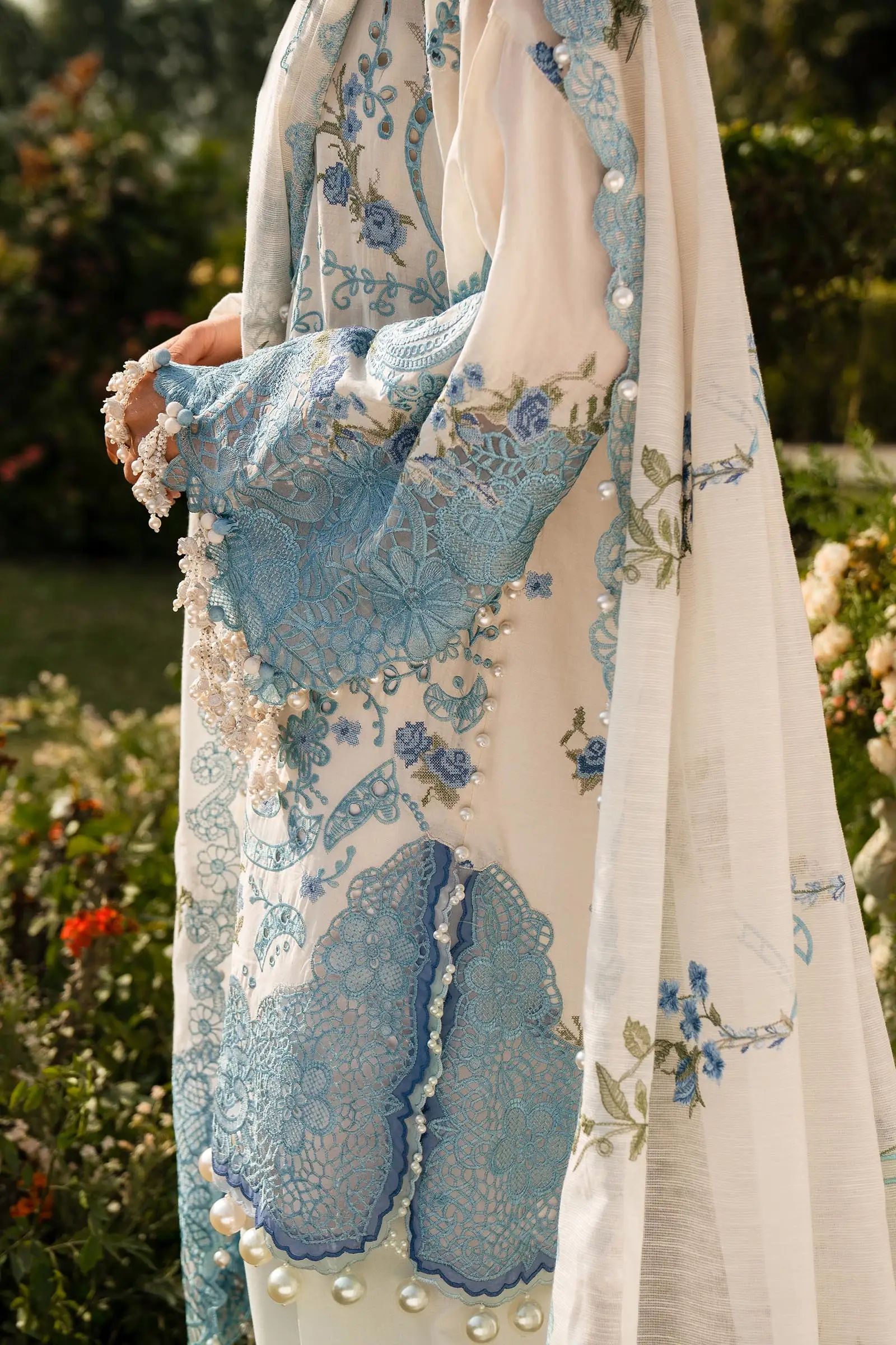 Sana Safinaz Luxury Collection'24 04A