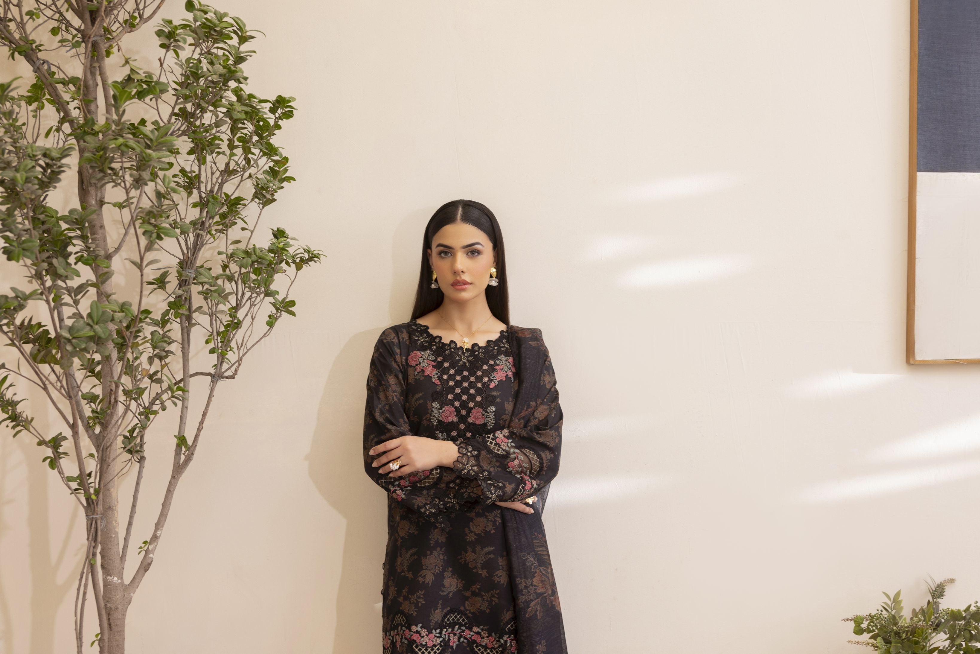 Mohagni Ready to Wear Embroidered Lawn 3pc Farshi Shalwar Suit SLM4