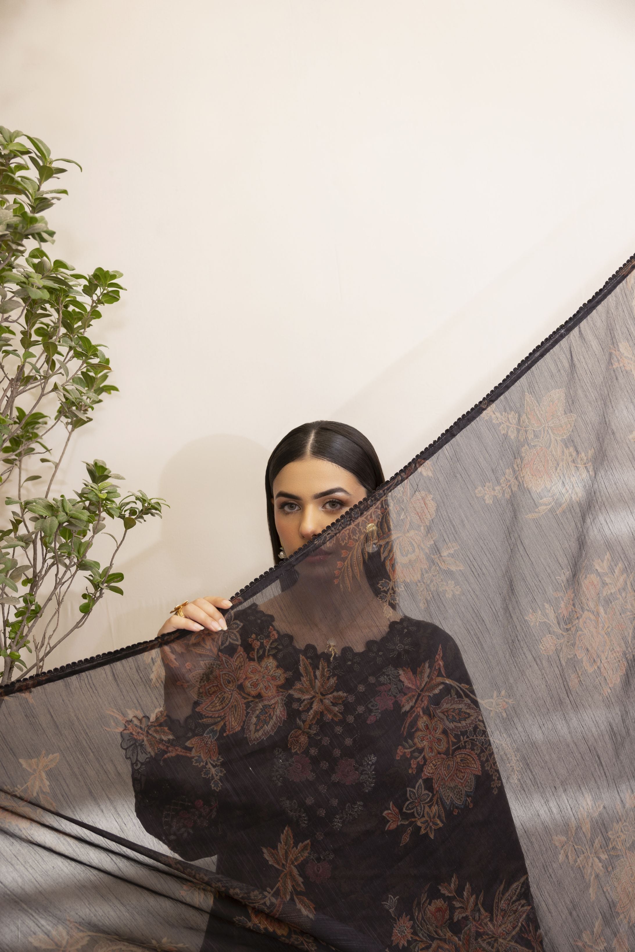 Mohagni Ready to Wear Embroidered Lawn 3pc Farshi Shalwar Suit SLM4