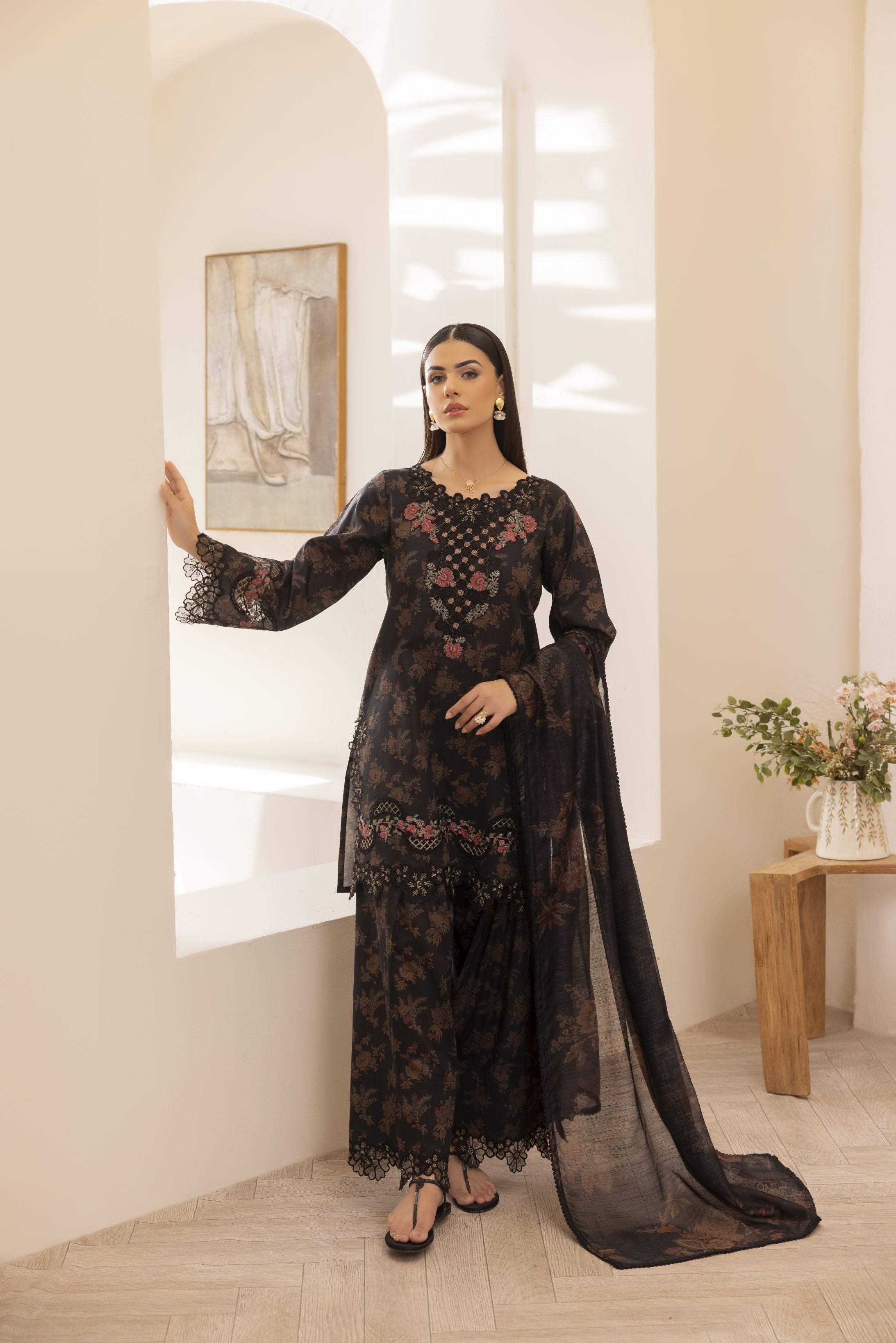 Mohagni Ready to Wear Embroidered Lawn 3pc Farshi Shalwar Suit SLM4