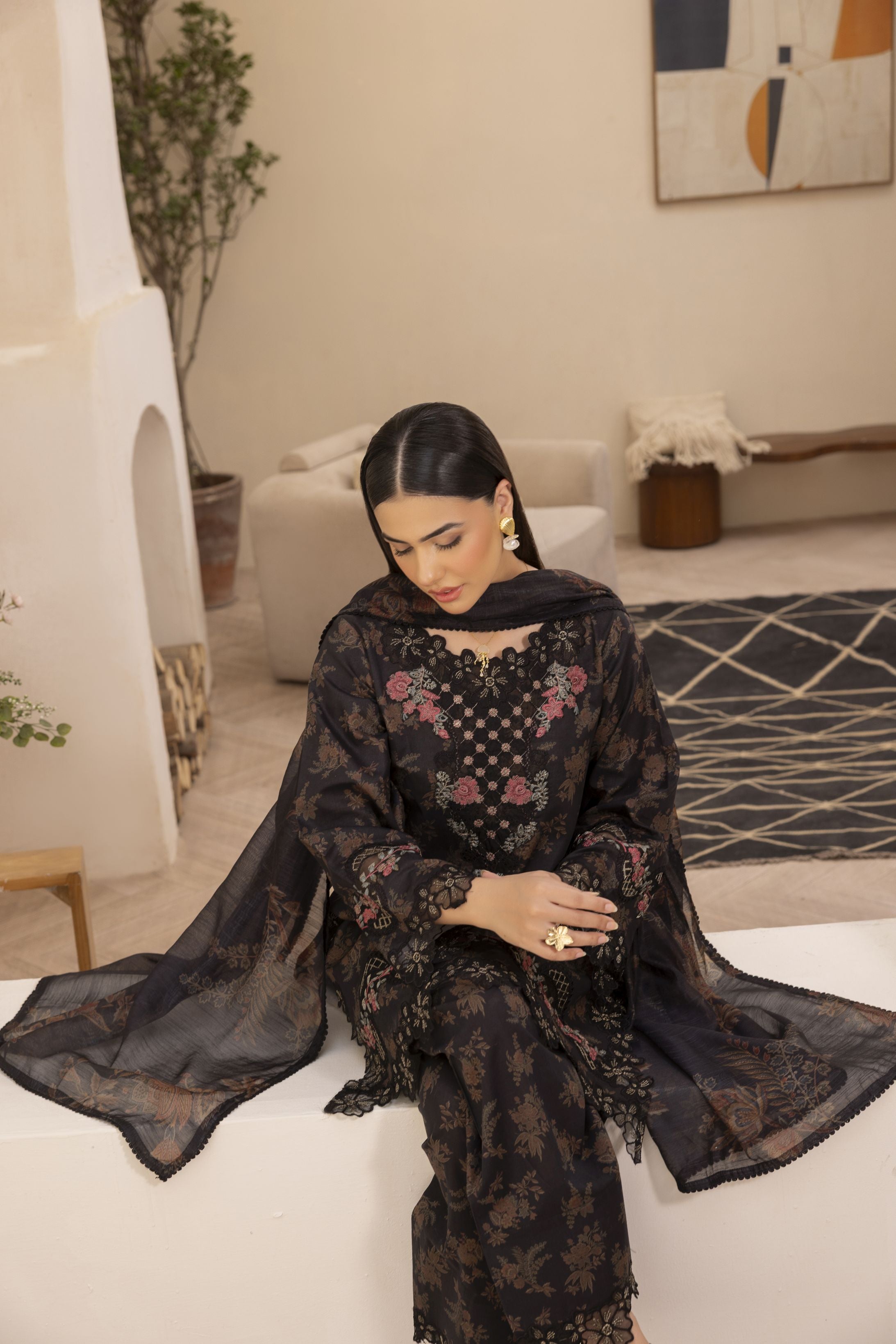 Mohagni Ready to Wear Embroidered Lawn 3pc Farshi Shalwar Suit SLM4