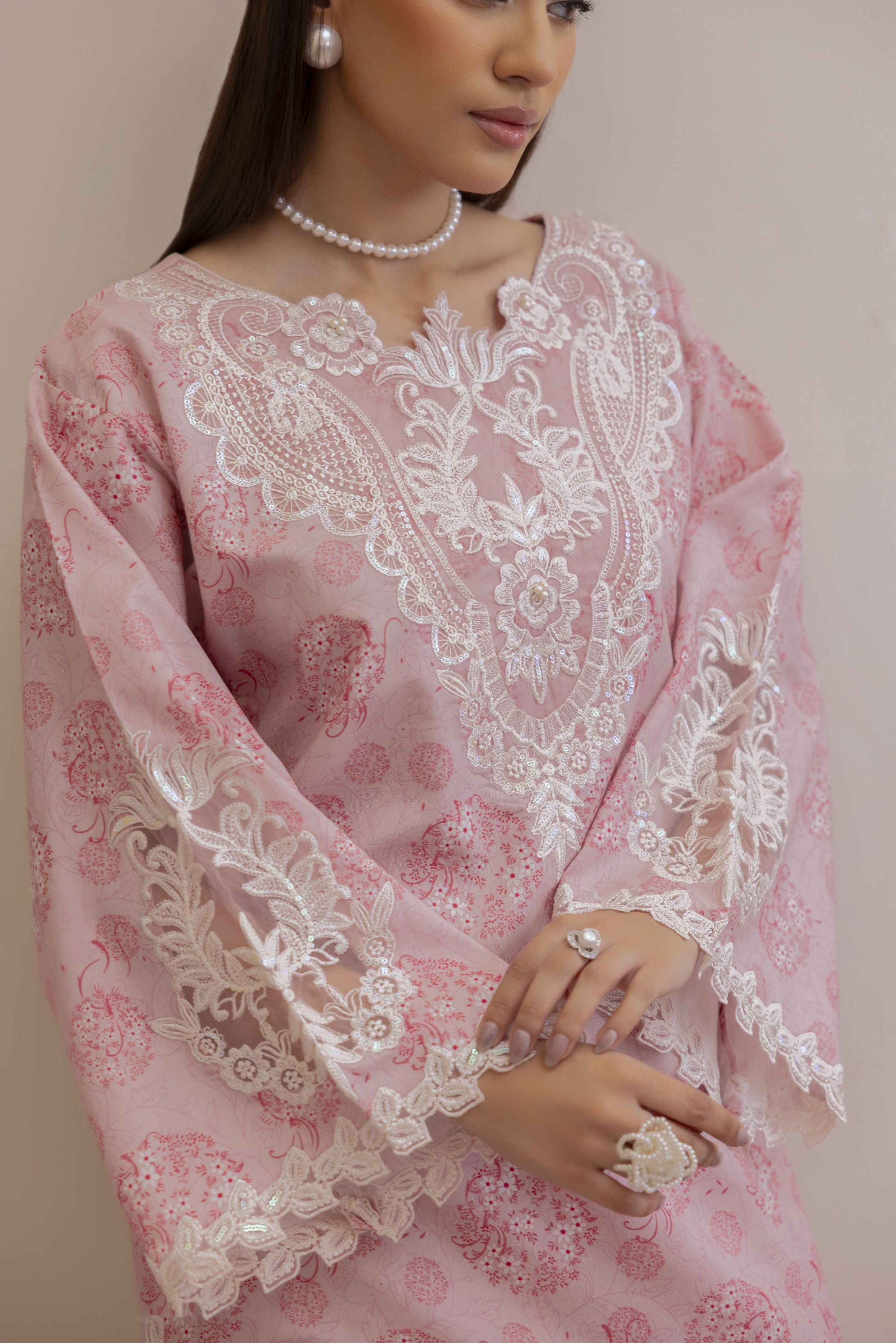 Mohagni Ready to Wear Embroidered Lawn 3pc Farhi Shalwar Suit in Soft Pink SLM5