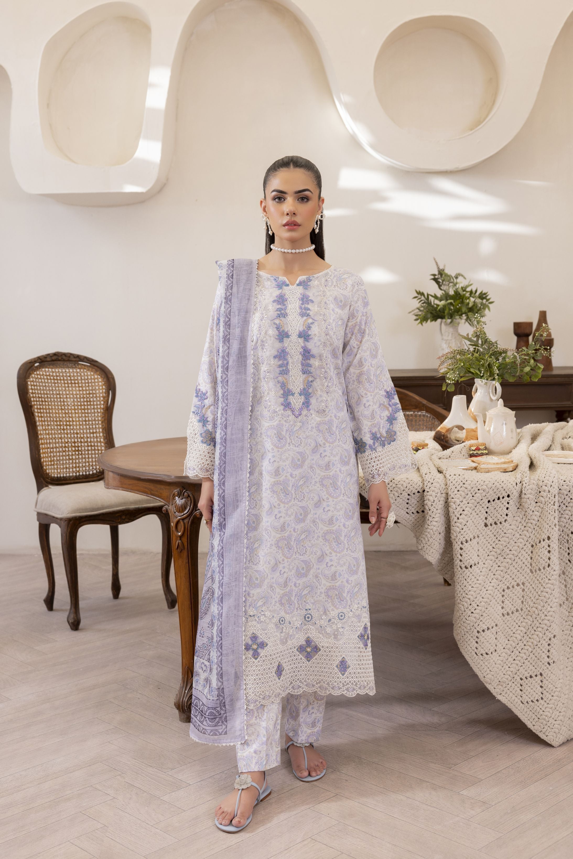 Mohagni Ready to Wear Embroidered Lawn 3pc Suit in Lilac Blue SLM8