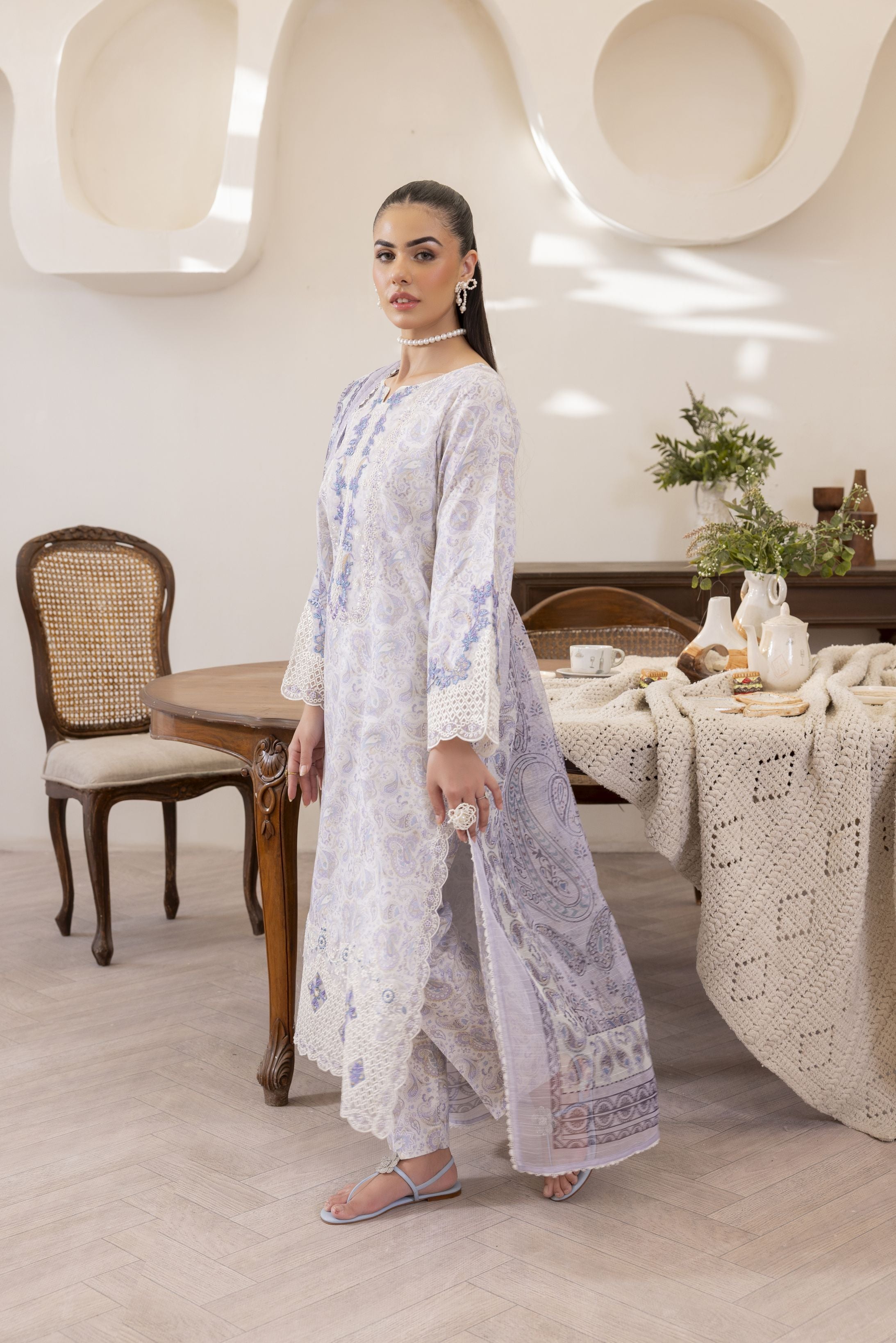 Mohagni Ready to Wear Embroidered Lawn 3pc Suit in Lilac Blue SLM8