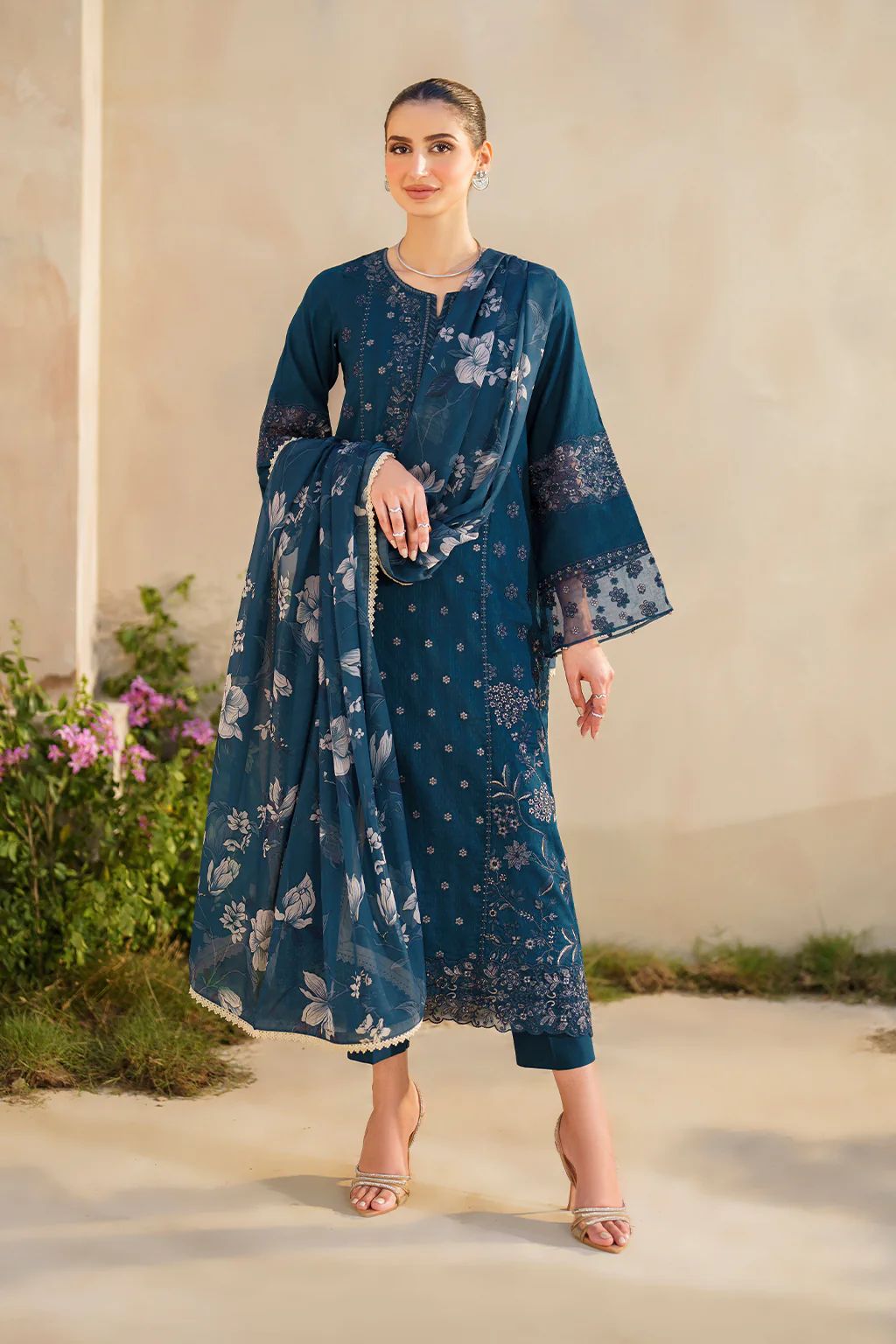 IZNIK Festive Lawn SFL-01