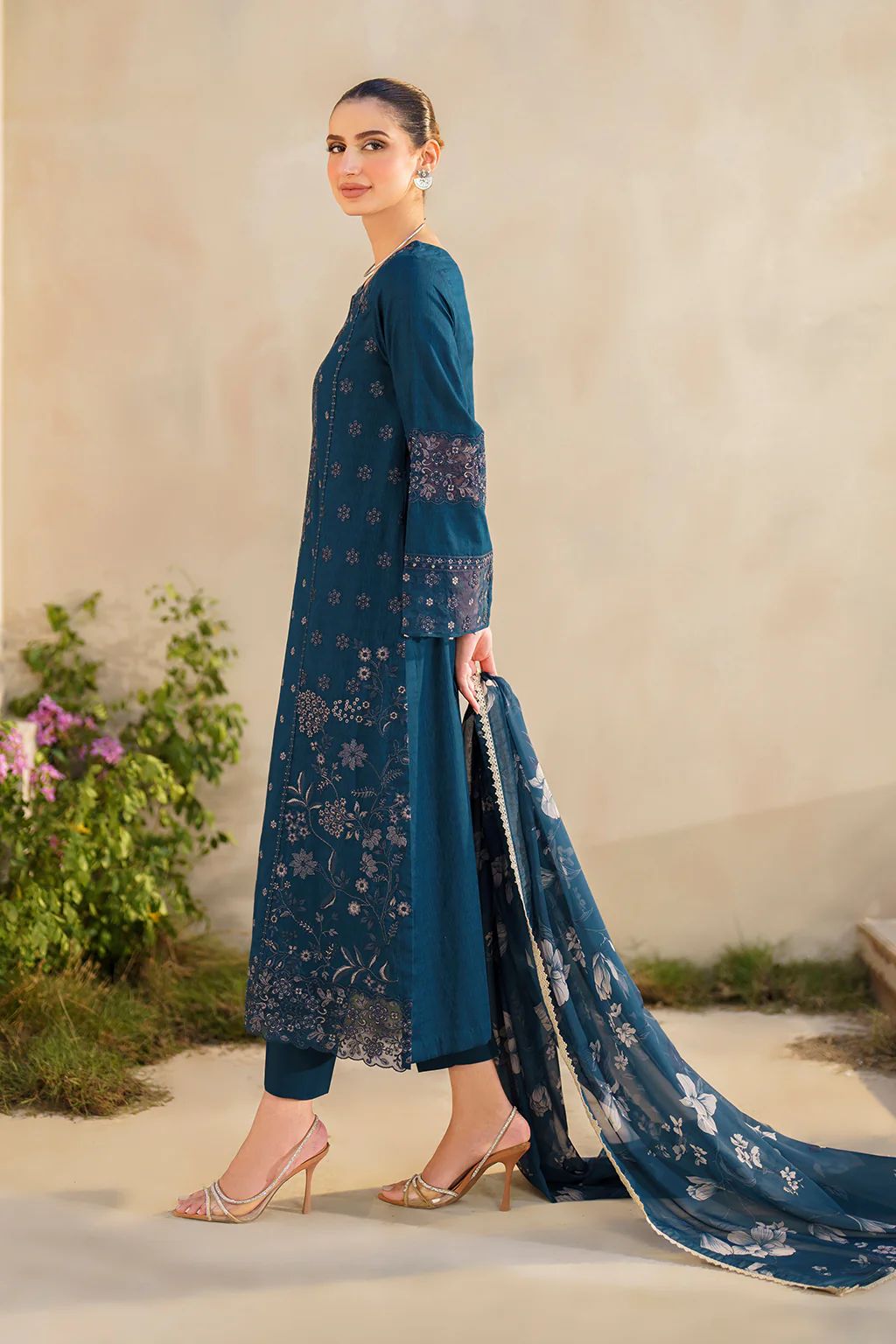 IZNIK Festive Lawn SFL-01