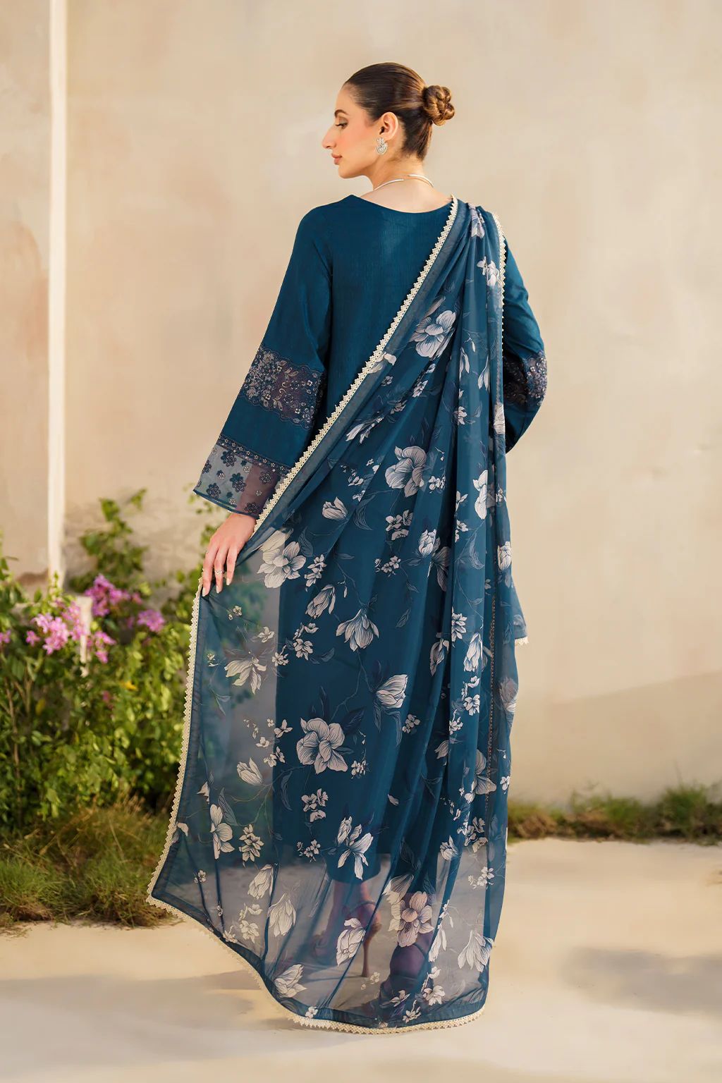 IZNIK Festive Lawn SFL-01