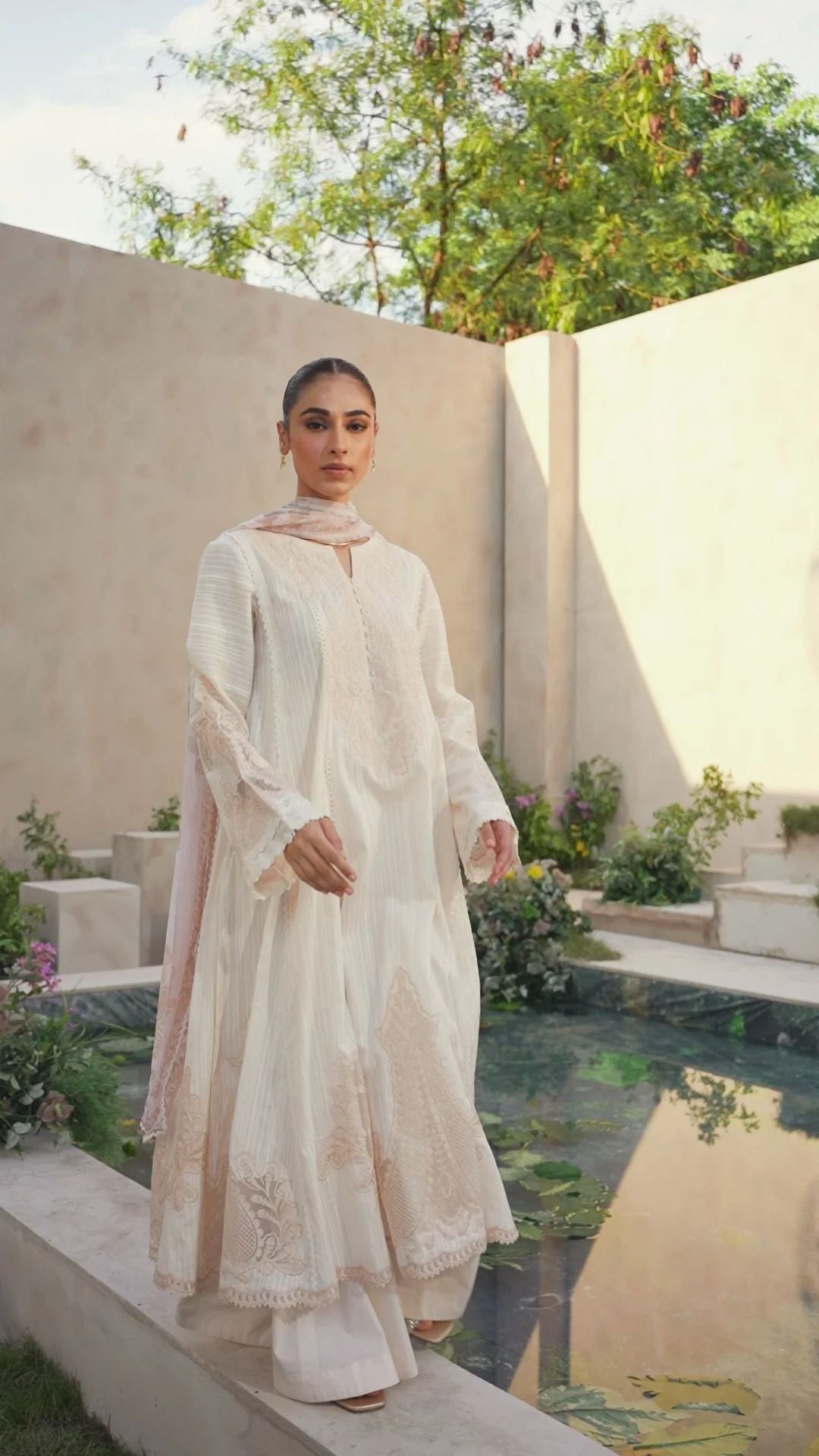 IZNIK Festive Lawn SFL-03