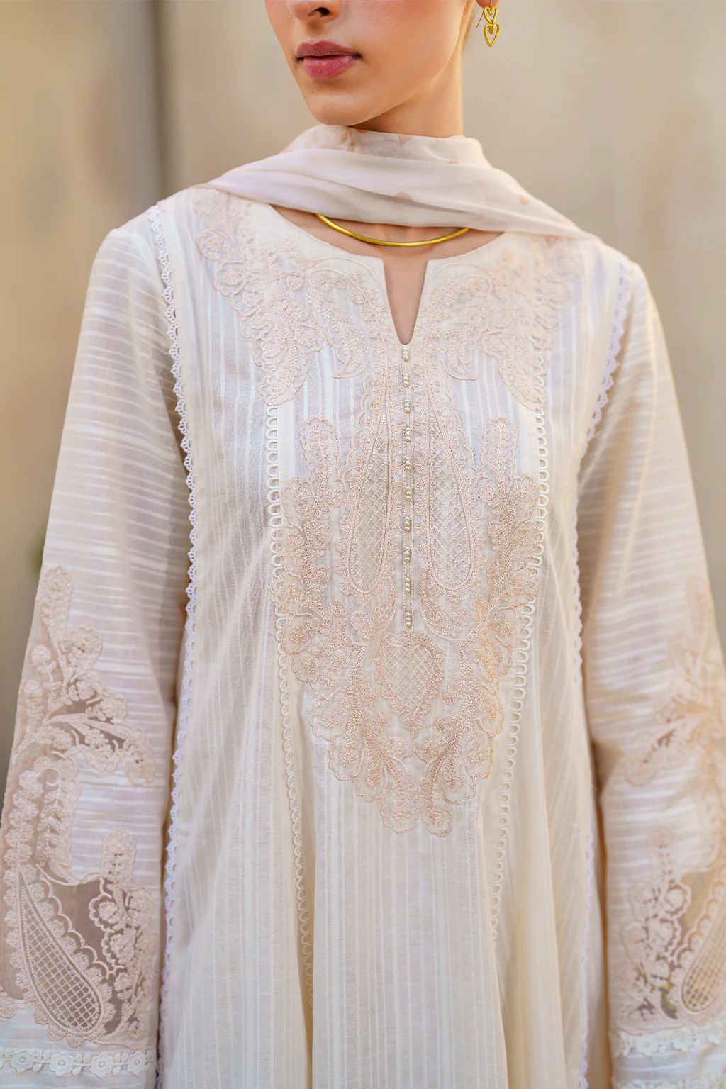 IZNIK Festive Lawn SFL-03