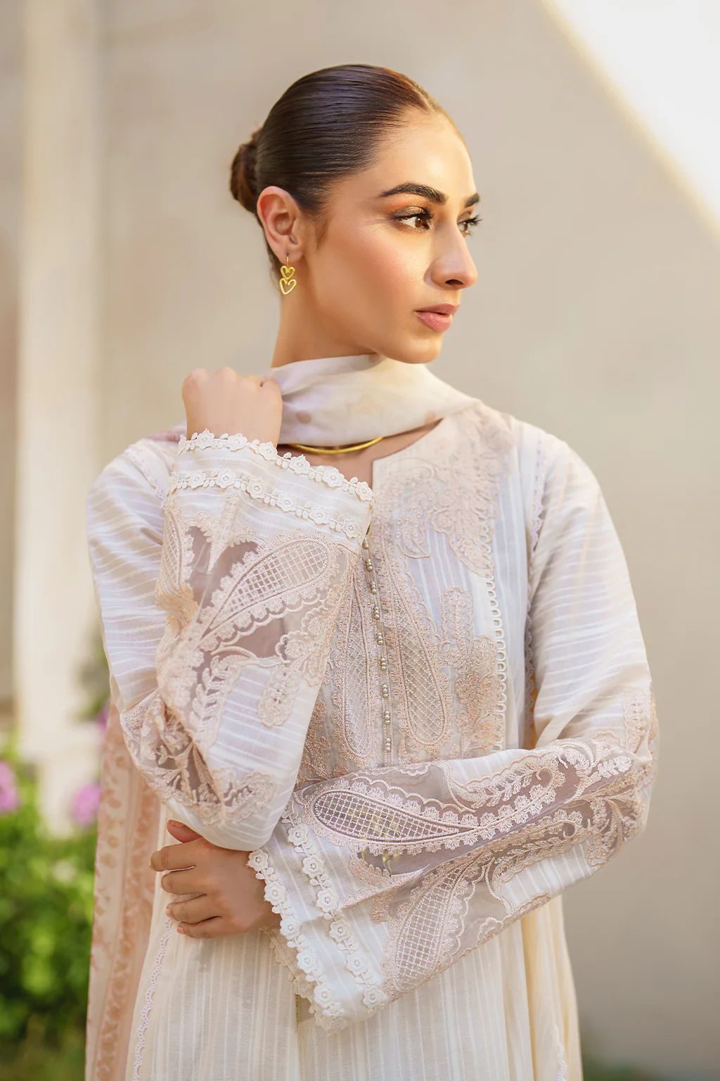 IZNIK Festive Lawn SFL-03