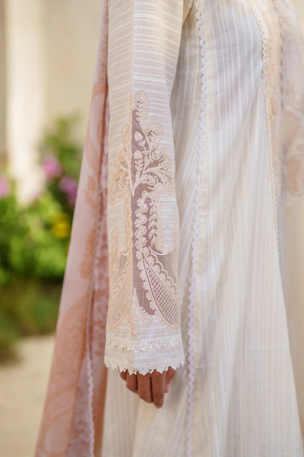 IZNIK Festive Lawn SFL-03